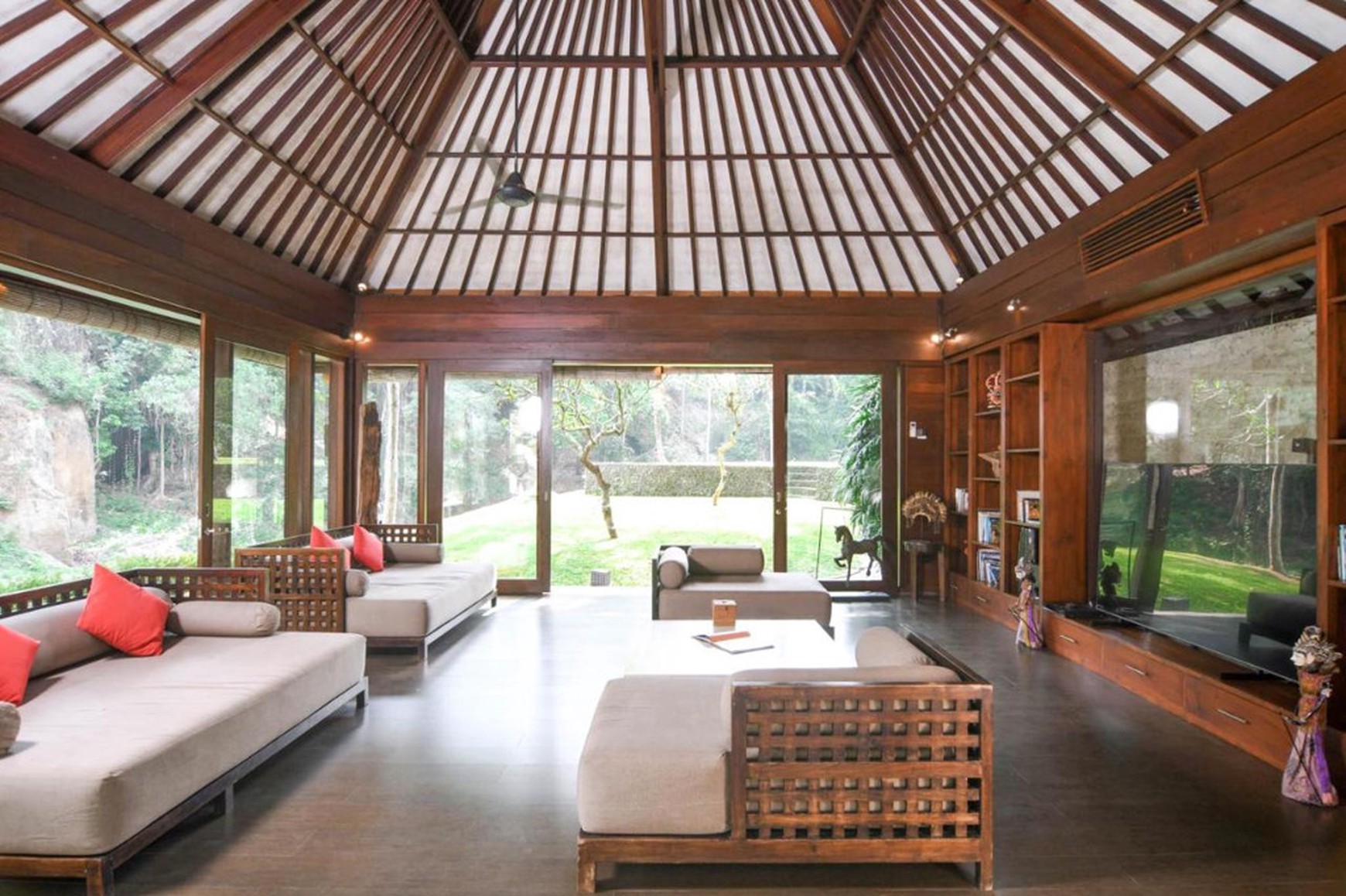 For Sale Freehold and Leasehold beautiful estate villa overlooks a tropical river and surrounded by rice fields and lush jungle close to Canggu , Bali