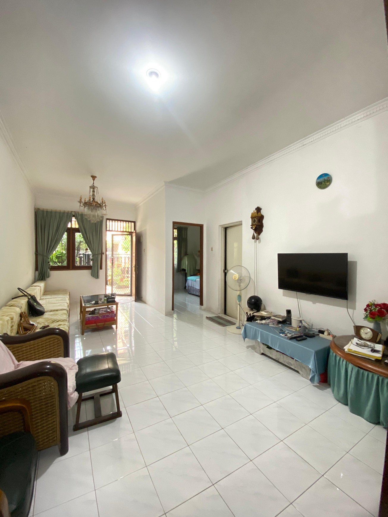 Rumah 2 Lantai Siap Huni di Lebak Bulus - Nyaman, Strategis, dan Luas