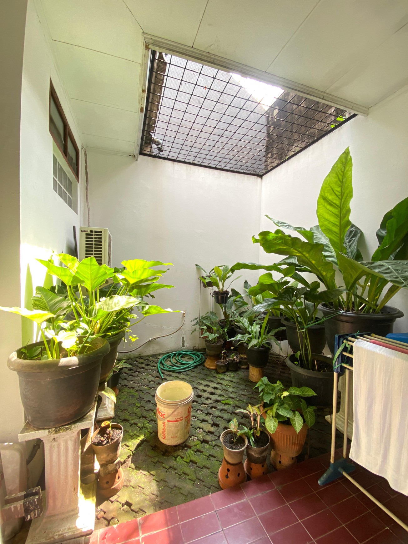 Rumah 2 Lantai Siap Huni di Lebak Bulus - Nyaman, Strategis, dan Luas