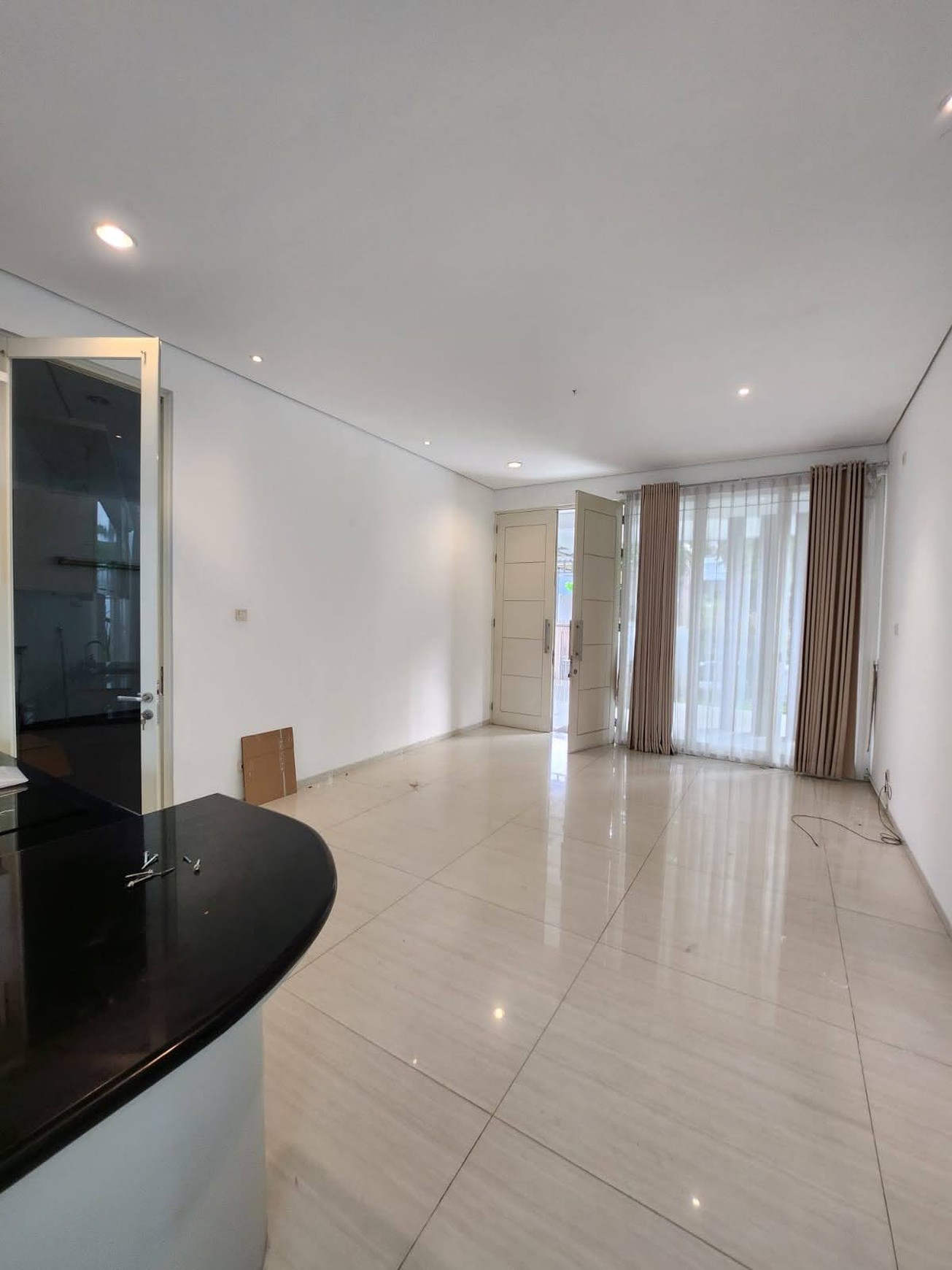 Sewa Rumah Graha Family Semi Furnis Surabaya