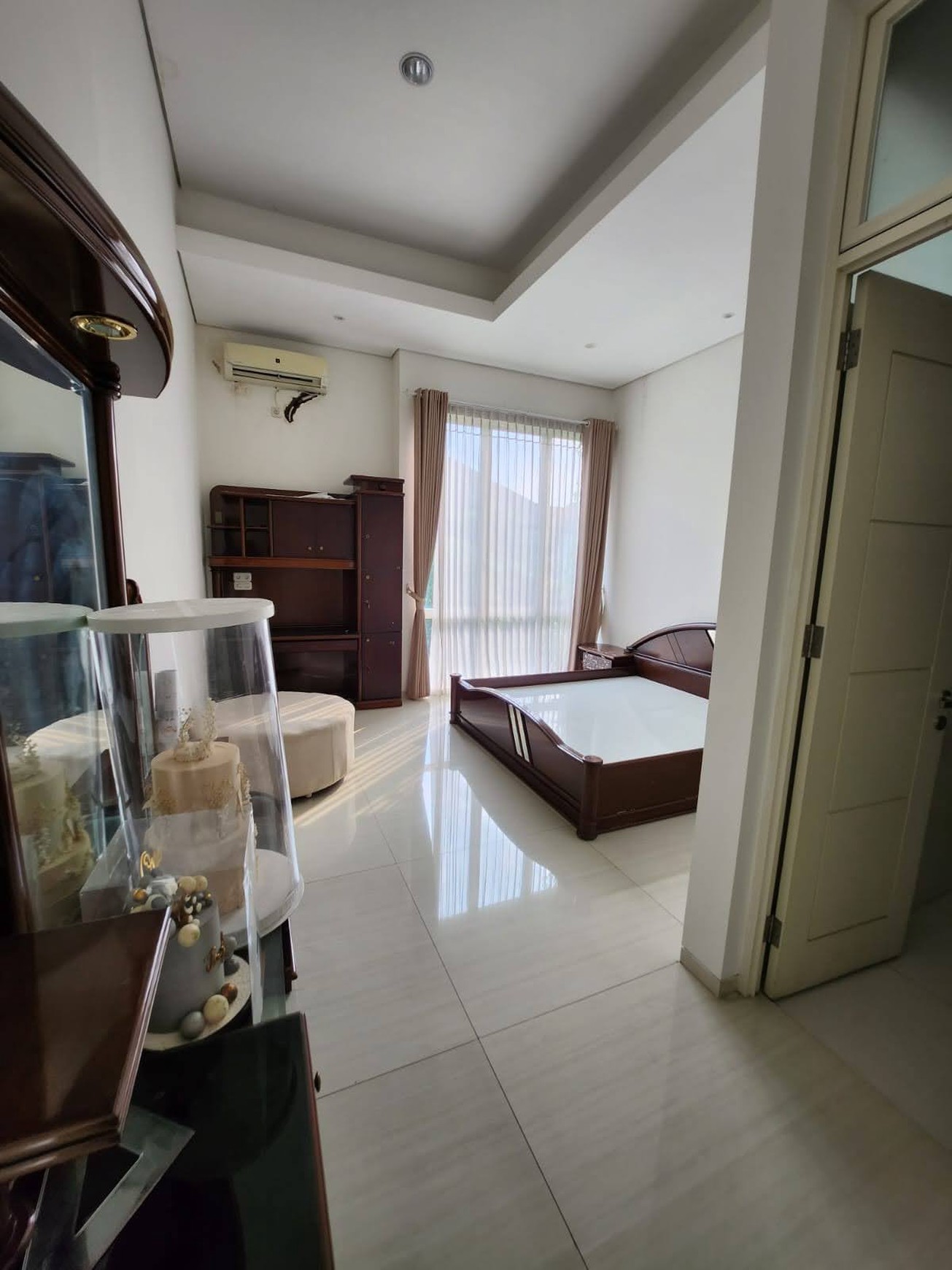 Sewa Rumah Graha Family Semi Furnis Surabaya