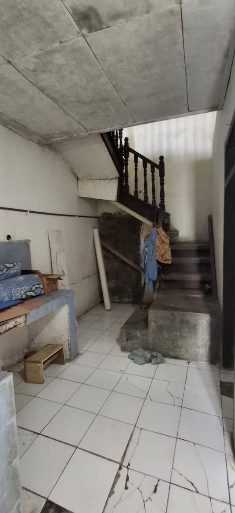 Rumah 2 Lantai di Komplek Margaasih Permai Kec Margaasih Kab Bandung