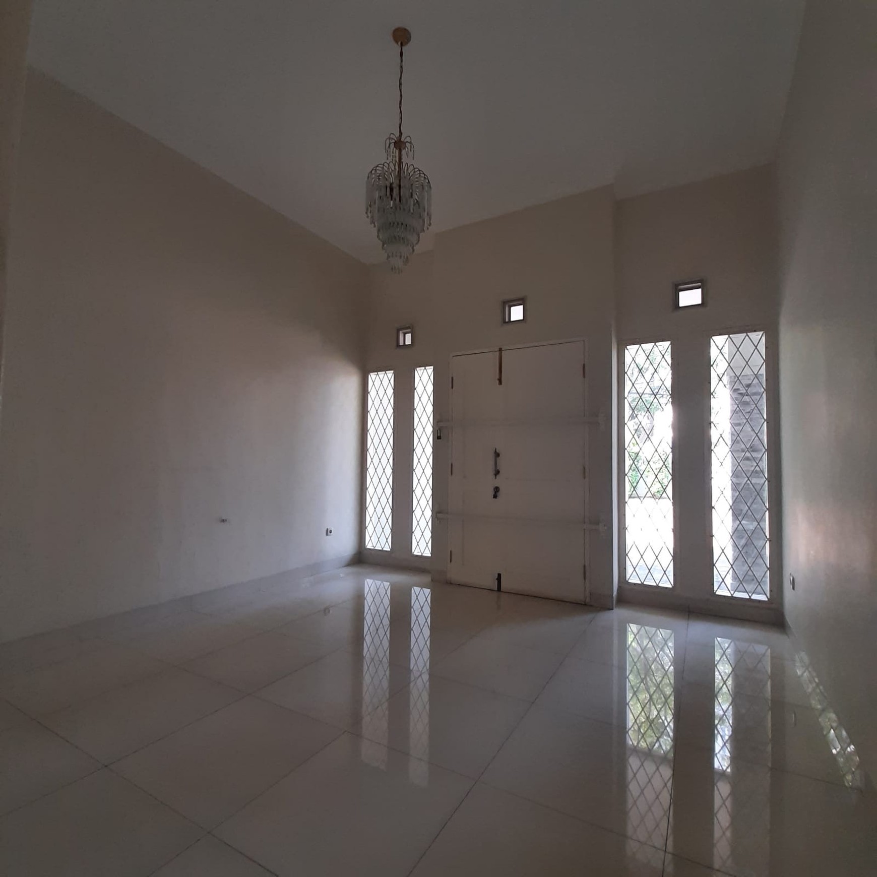 Rumah Nyaman Siap Huni 2 Lantai di Mainroad Setiabudi Kec Coblong Bandung