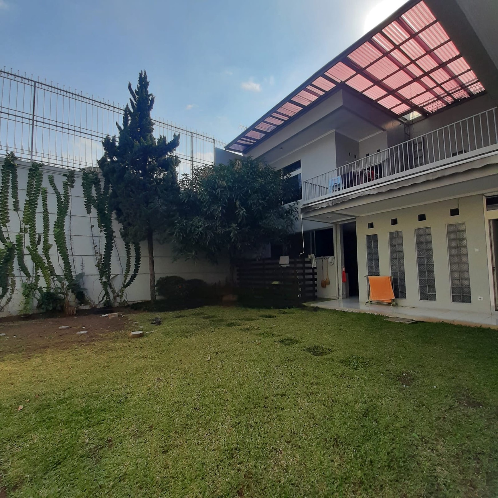 Rumah Nyaman Siap Huni 2 Lantai di Mainroad Setiabudi Kec Coblong Bandung
