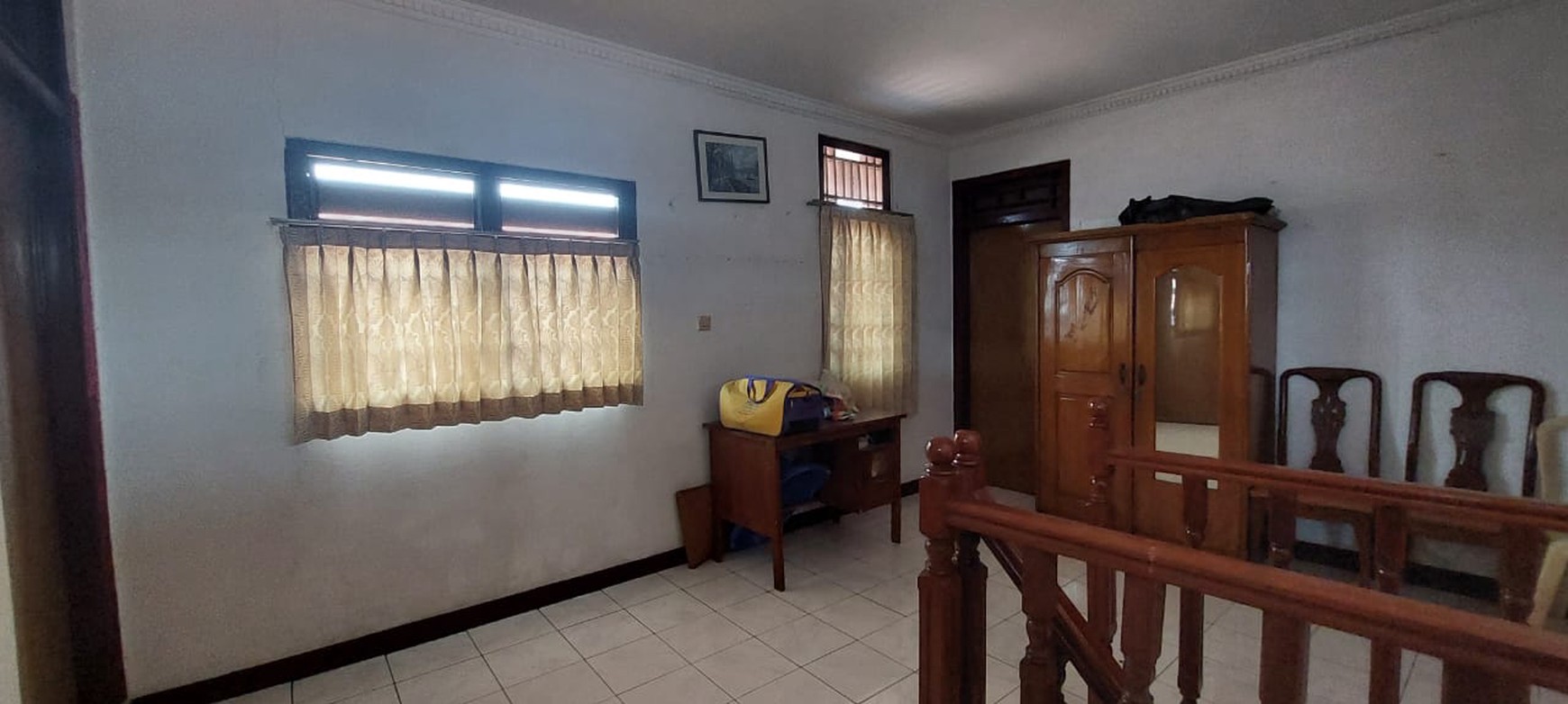 Rumah 2 Lantai Siap Huni - Lokasi Strategis Dekat Tol & Tg Priok!