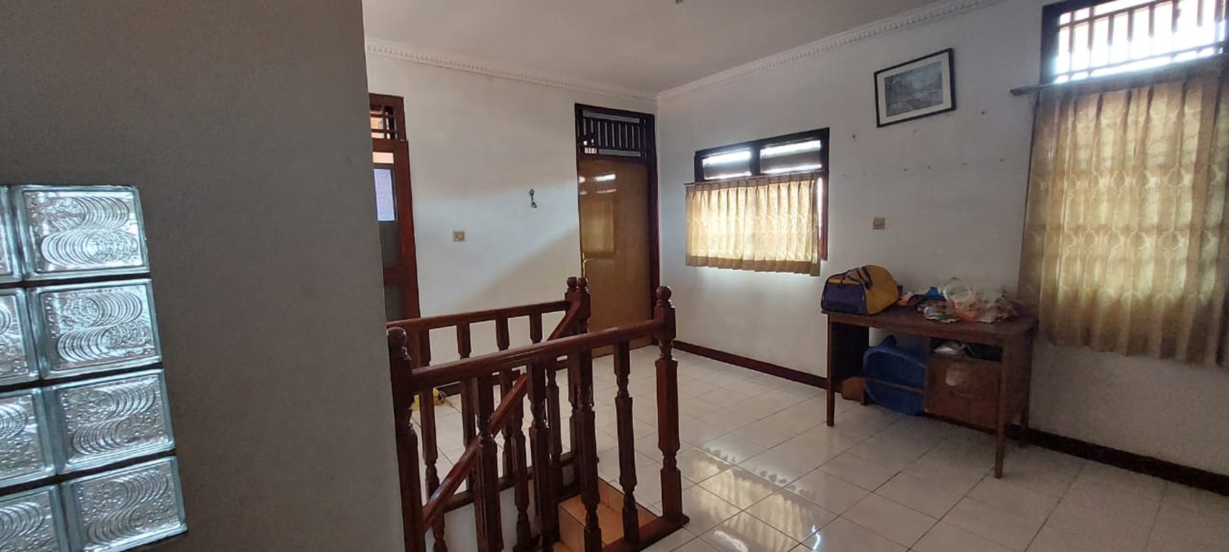 Rumah 2 Lantai Siap Huni - Lokasi Strategis Dekat Tol & Tg Priok!