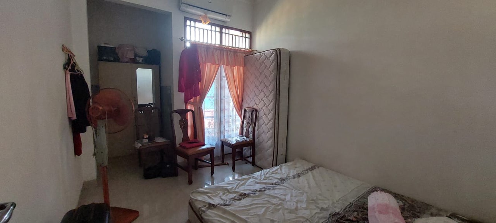 Rumah 2 Lantai Siap Huni - Lokasi Strategis Dekat Tol & Tg Priok!