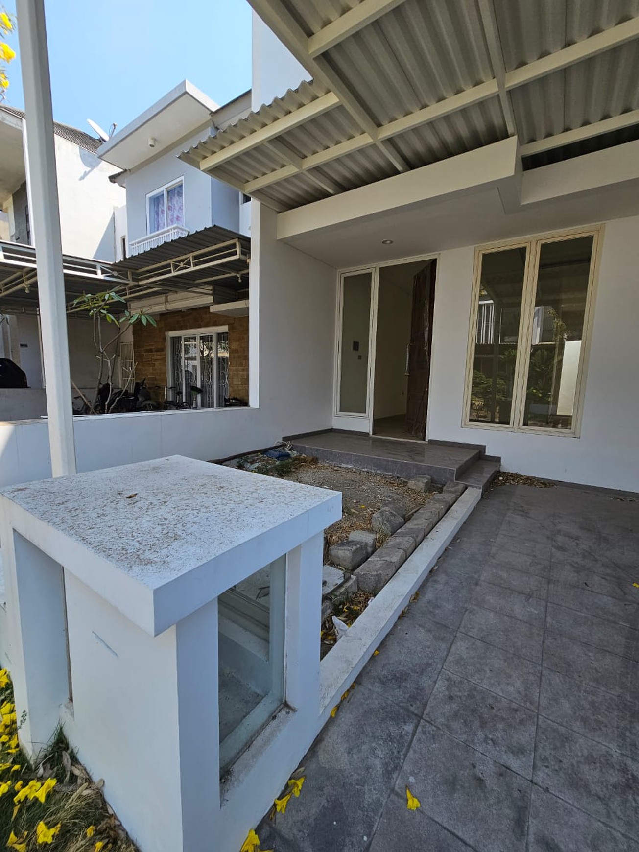 HUNIAN BARU ROYAL RESIDENCE 2M-AN SURABAYA