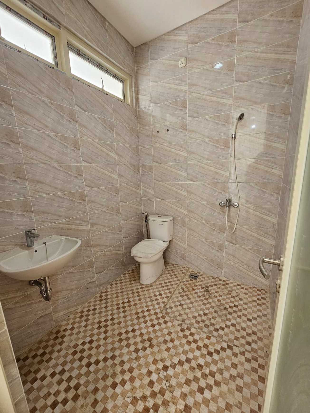 HUNIAN BARU ROYAL RESIDENCE 2M-AN SURABAYA