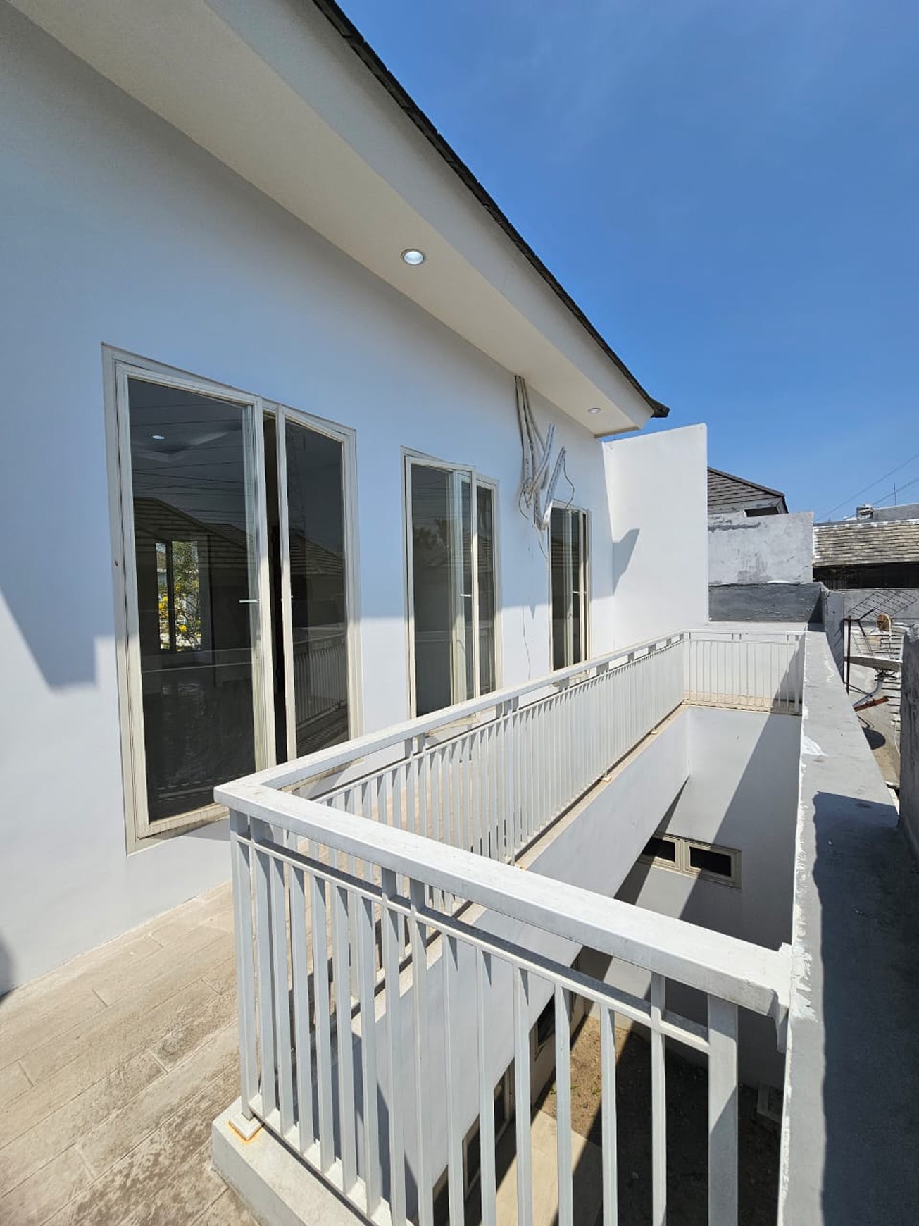 HUNIAN BARU ROYAL RESIDENCE 2M-AN SURABAYA