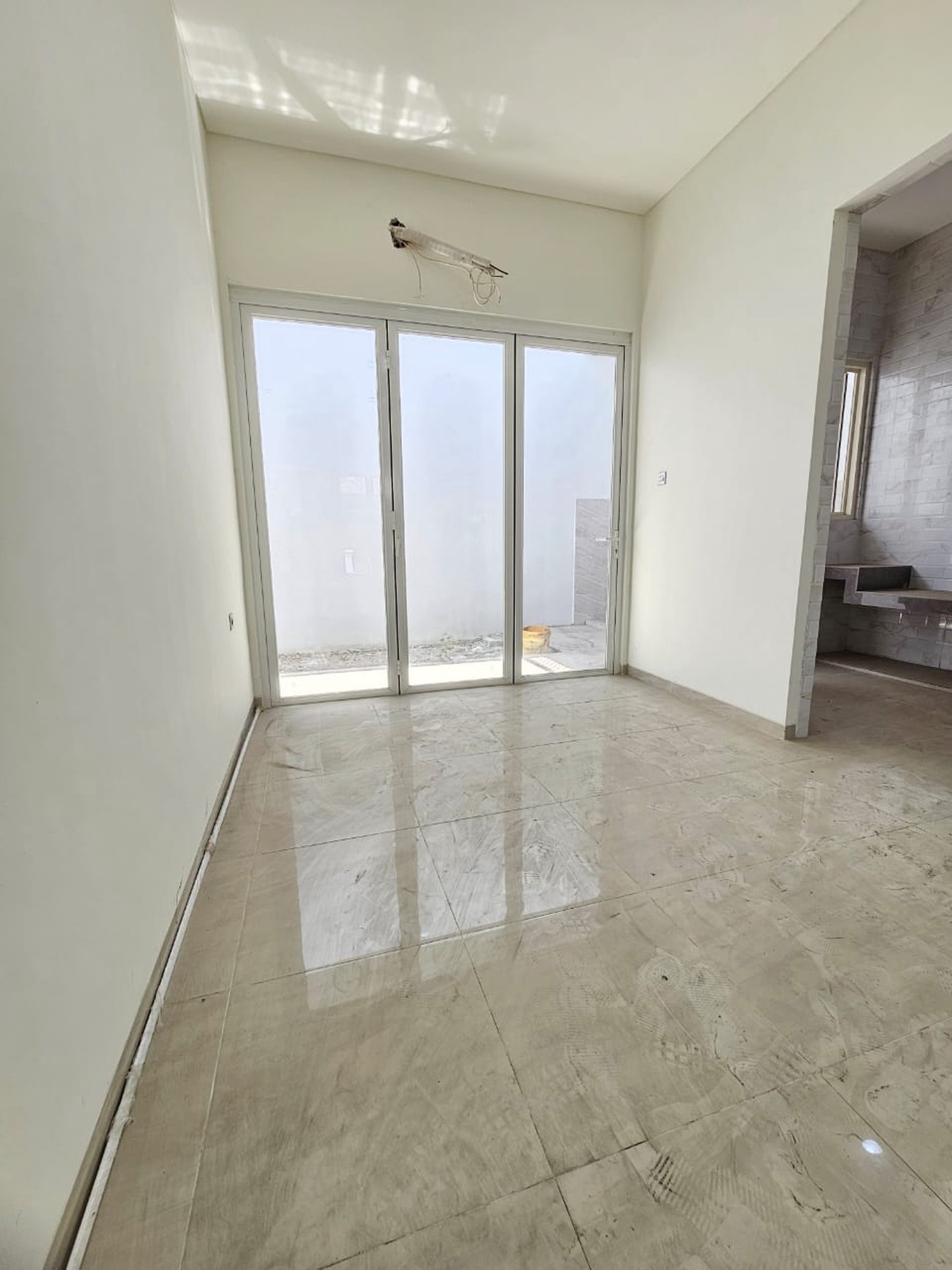 HUNIAN BARU ROYAL RESIDENCE 2M-AN SURABAYA