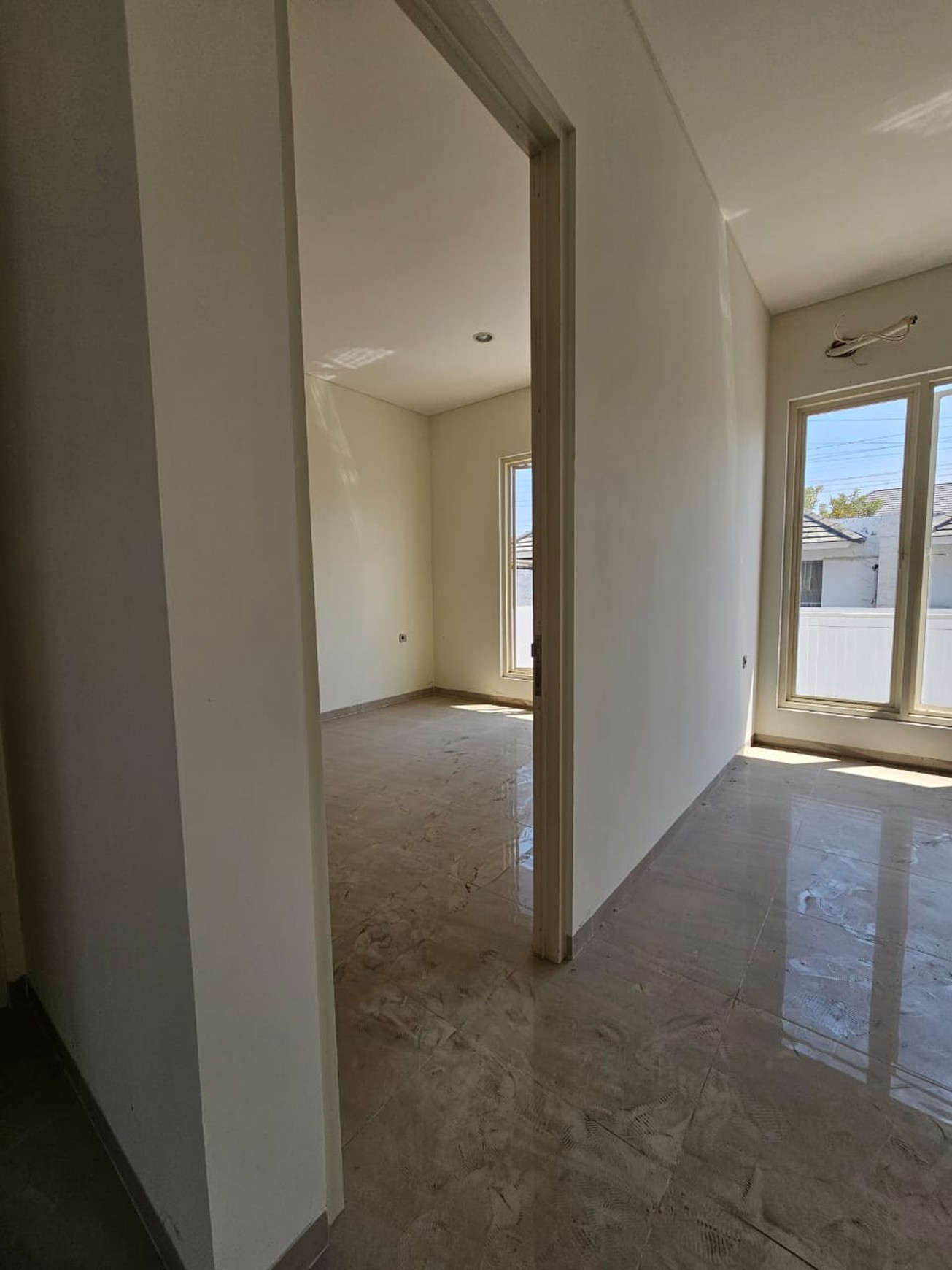 HUNIAN BARU ROYAL RESIDENCE 2M-AN SURABAYA