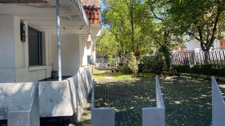 Rumah strategis cocok utk dibuat cafe,kantor,beauty parlour,refelxi,dll