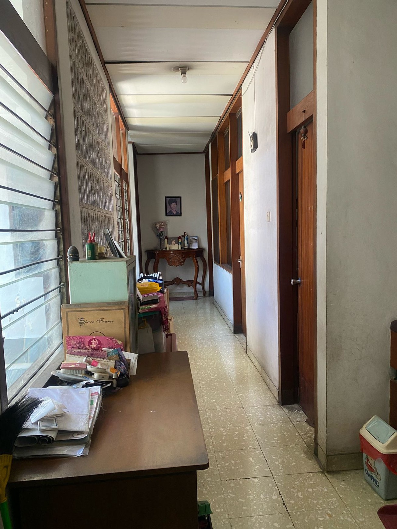 Rumah strategis cocok utk dibuat cafe,kantor,beauty parlour,refelxi,dll