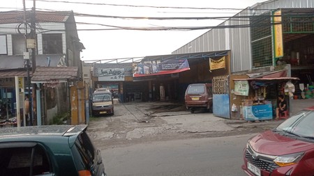 DIJUAL BENGKEL BESERTA RUMAH, LOKASI STRATEGIS DI JALAN UTAMA