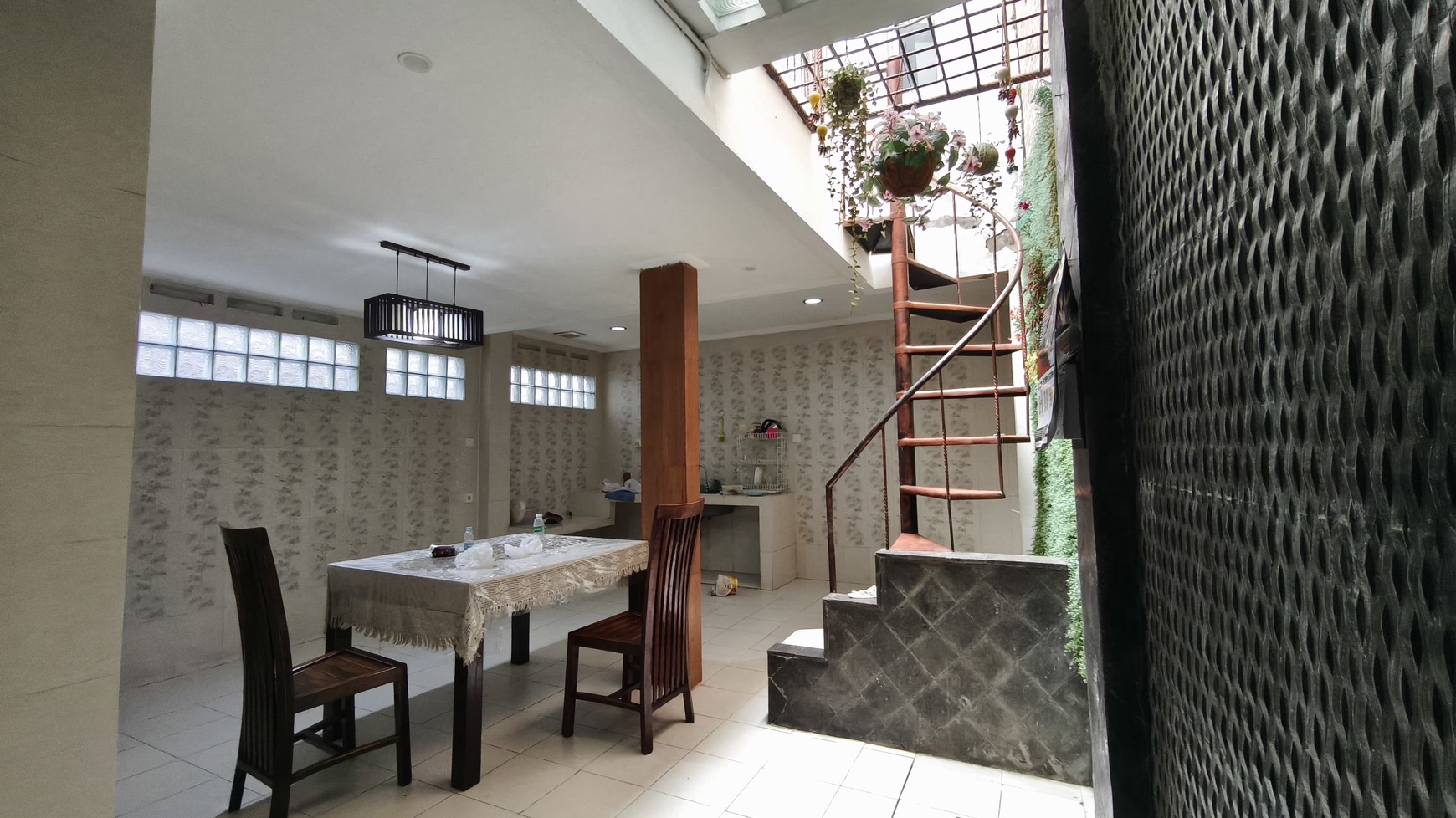 Rumah Nyaman 2 Lantai di Tubagus Ismail Raya Kec Coblong Bandung