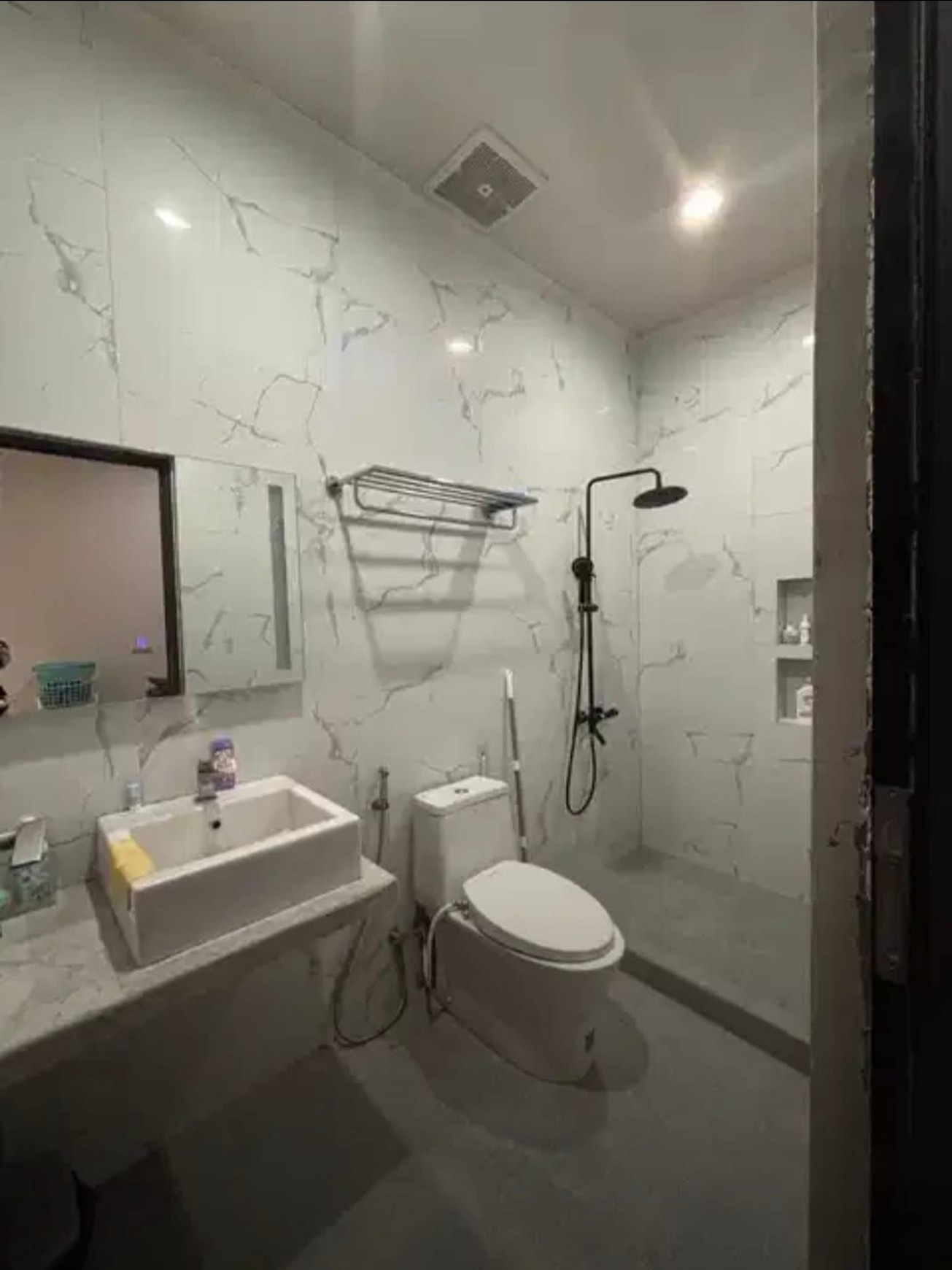 Rumah Bagus Di Mahagoni Park Graha Raya Bintaro Jaya