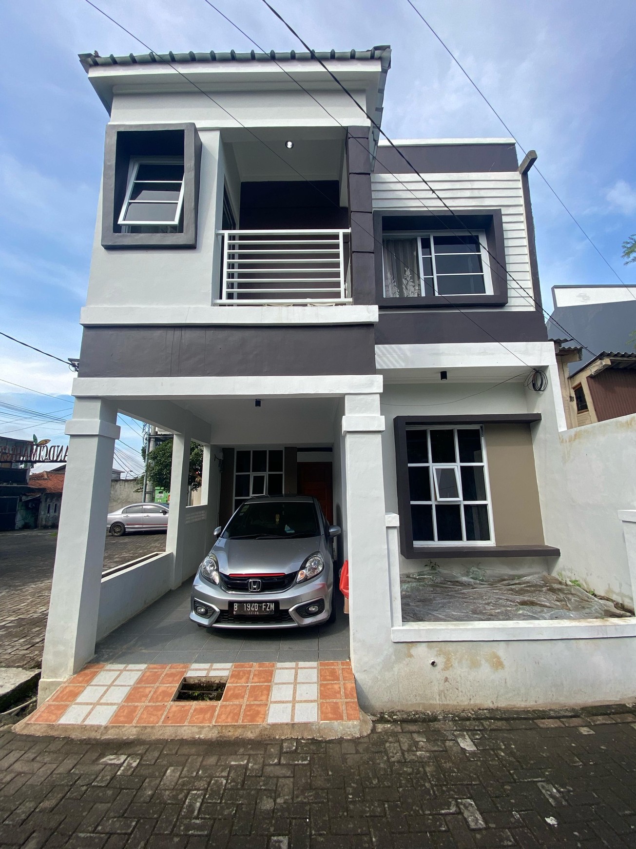 JUAL RUMAH FULL FURNISH LOKASI STRATEGIS