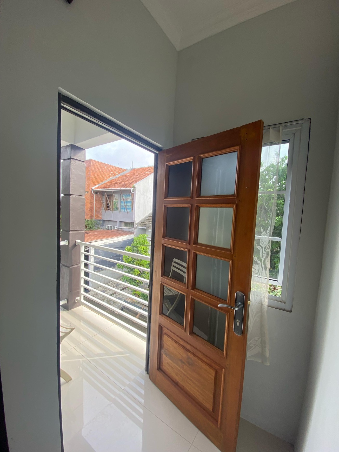 JUAL RUMAH FULL FURNISH LOKASI STRATEGIS
