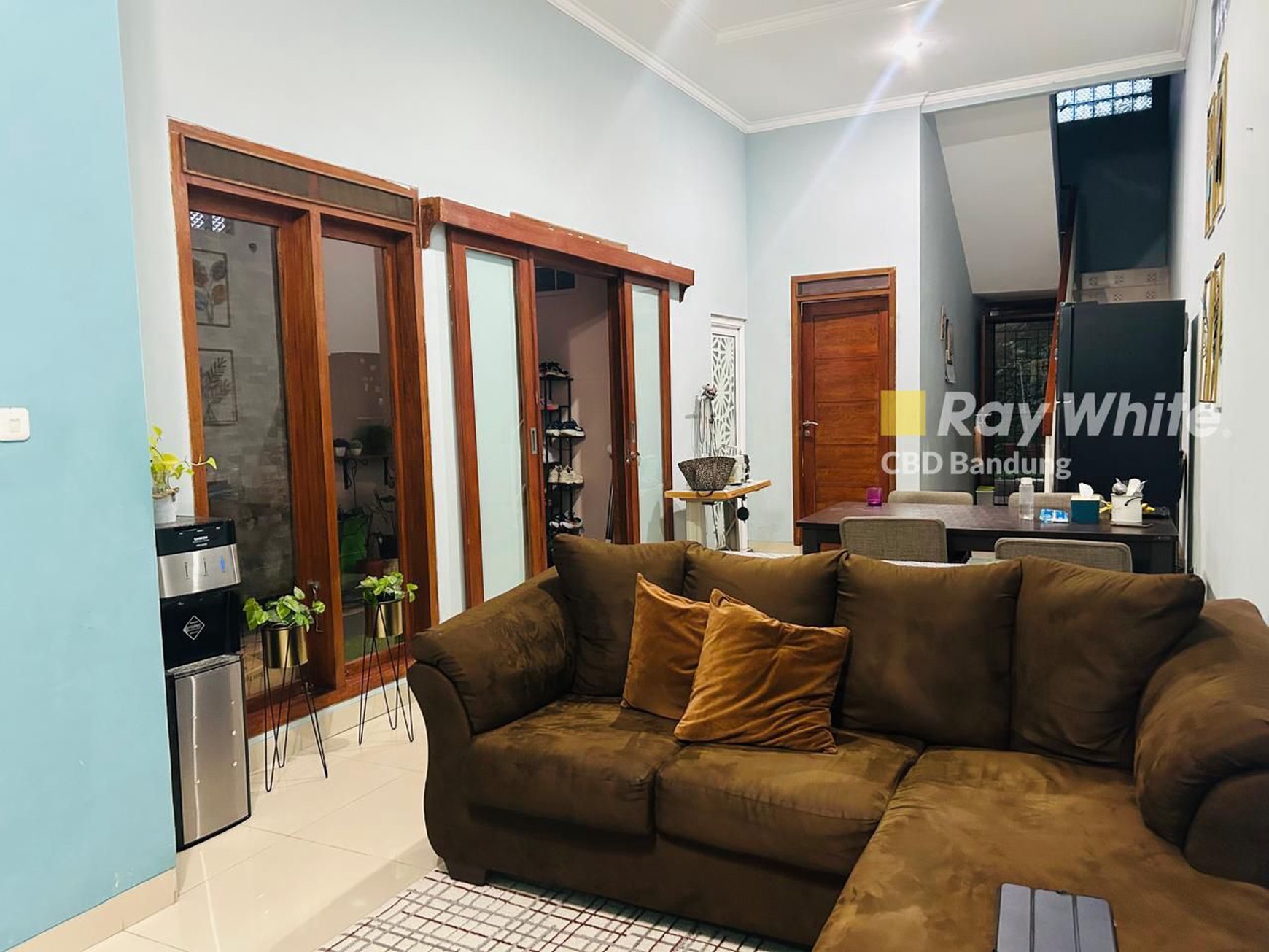 Rumah Cantik 3 Lantai di Setra Dago Utara Antapani