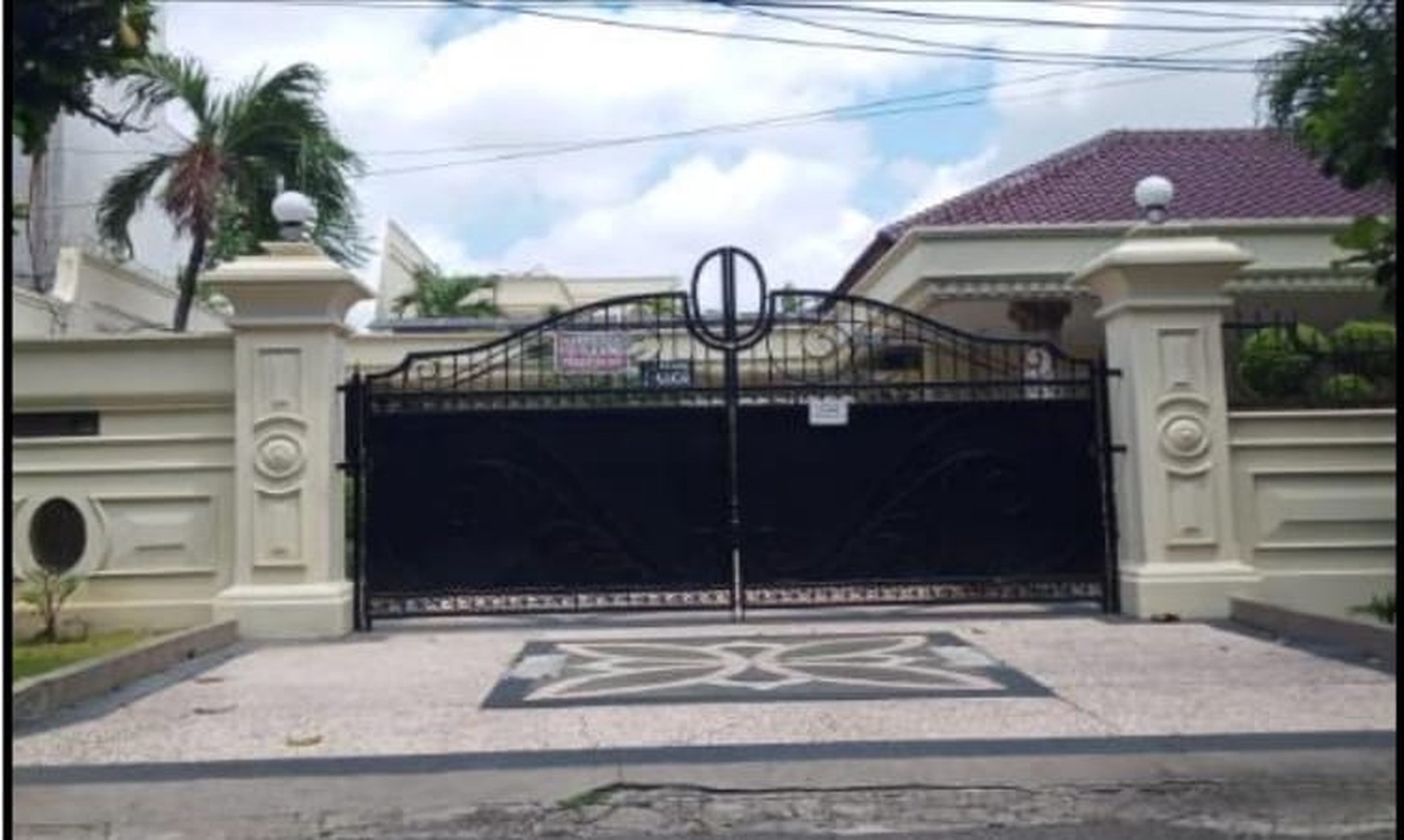 RUMAH MEWAH + PRIVATE POOL DI RAYA JEMUR HANDAYANI SURABAYA SELATAN