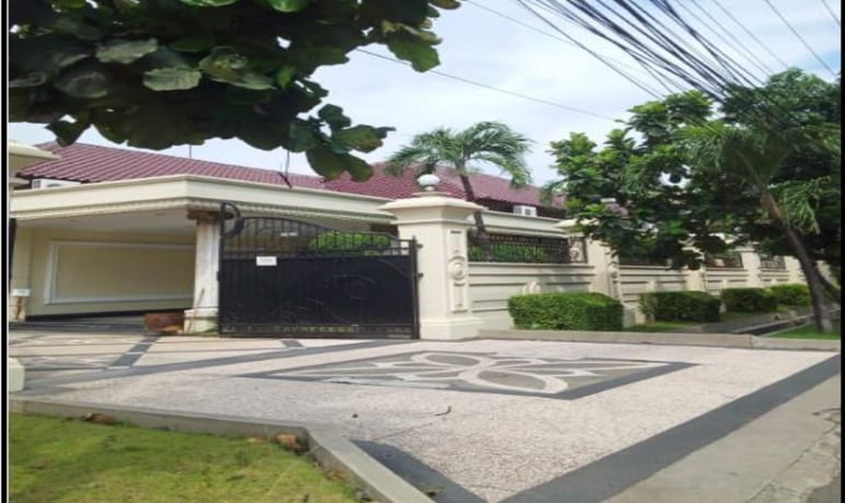 RUMAH MEWAH + PRIVATE POOL DI RAYA JEMUR HANDAYANI SURABAYA SELATAN