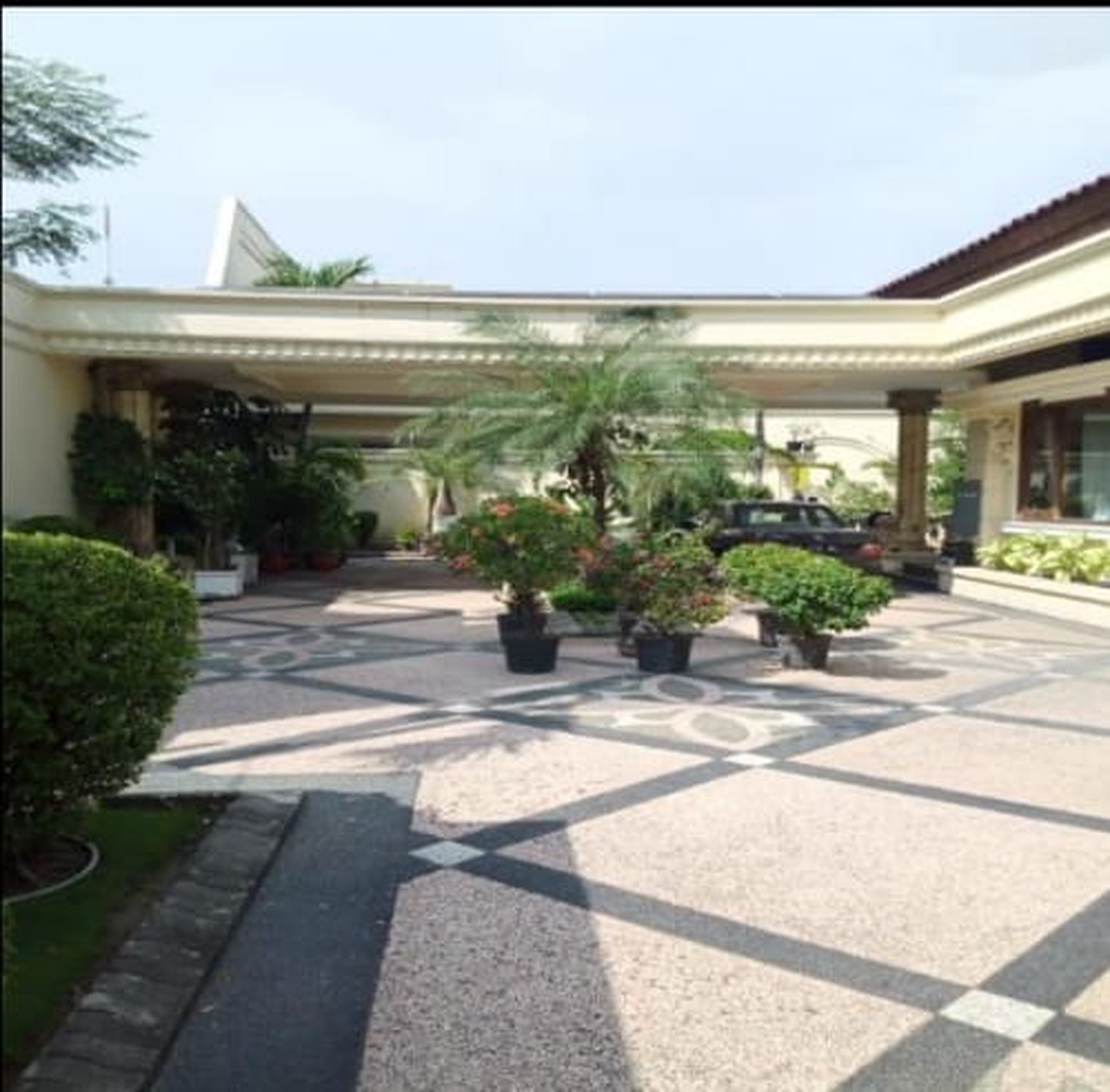 RUMAH MEWAH + PRIVATE POOL DI RAYA JEMUR HANDAYANI SURABAYA SELATAN