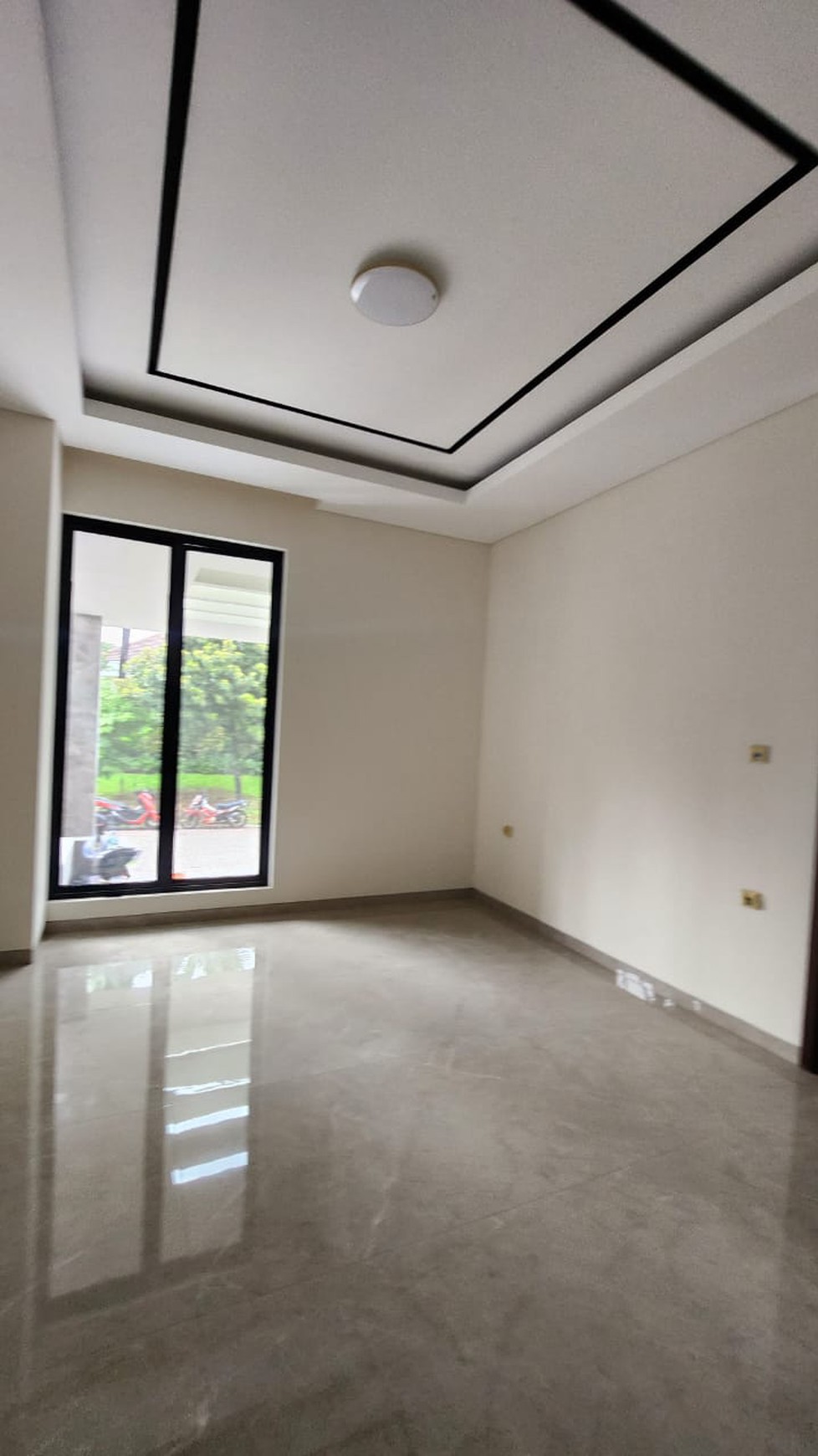 Dijual Rumah New Baru Lokasi Terdepan di Citraland Surabaya Barat
