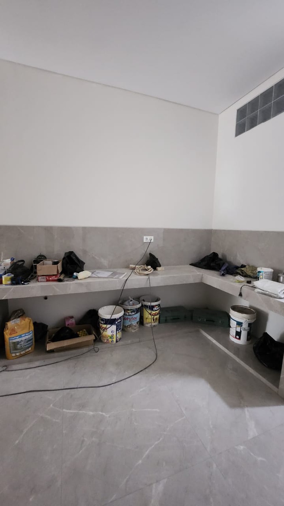 Dijual Rumah New Baru Lokasi Terdepan di Citraland  Surabaya Barat