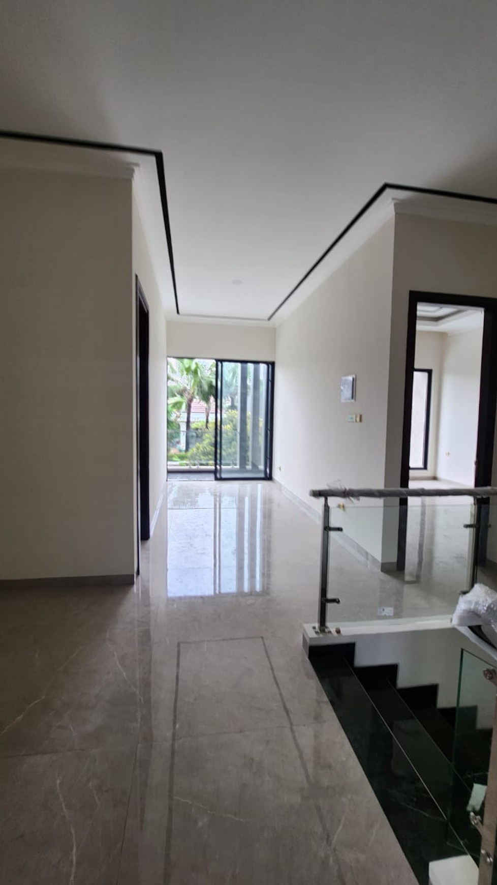 Dijual Rumah New Baru Lokasi Terdepan di Citraland  Surabaya Barat