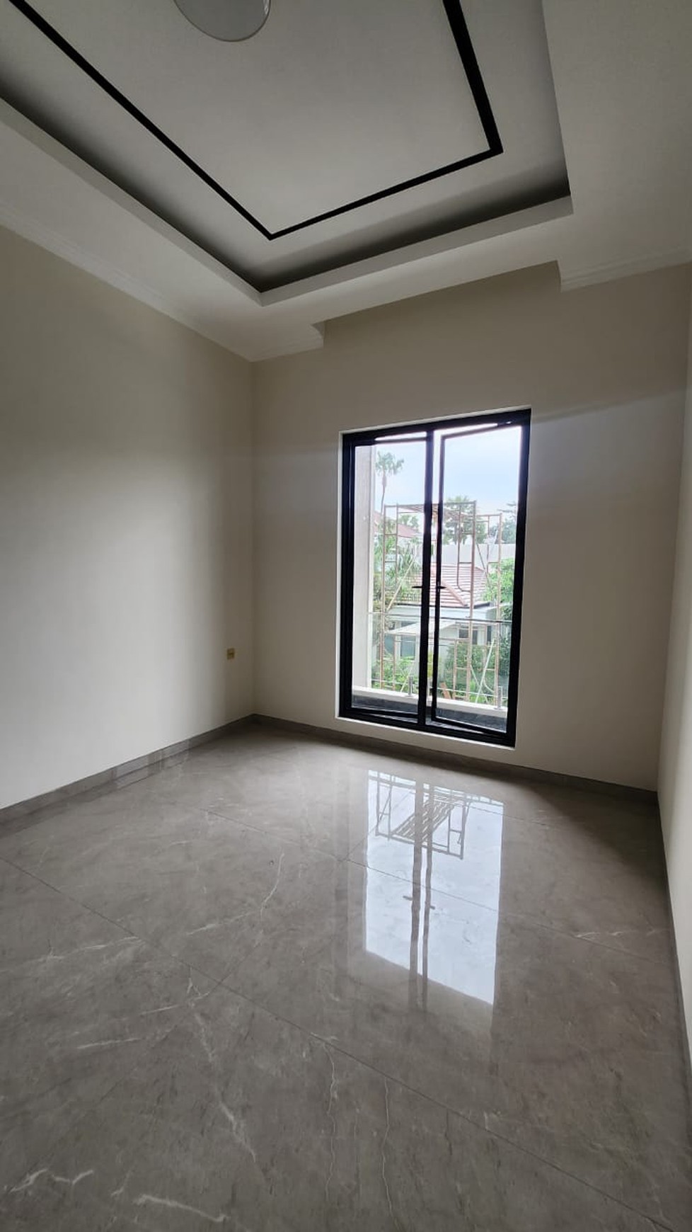 Dijual Rumah New Baru Lokasi Terdepan di Citraland Surabaya Barat