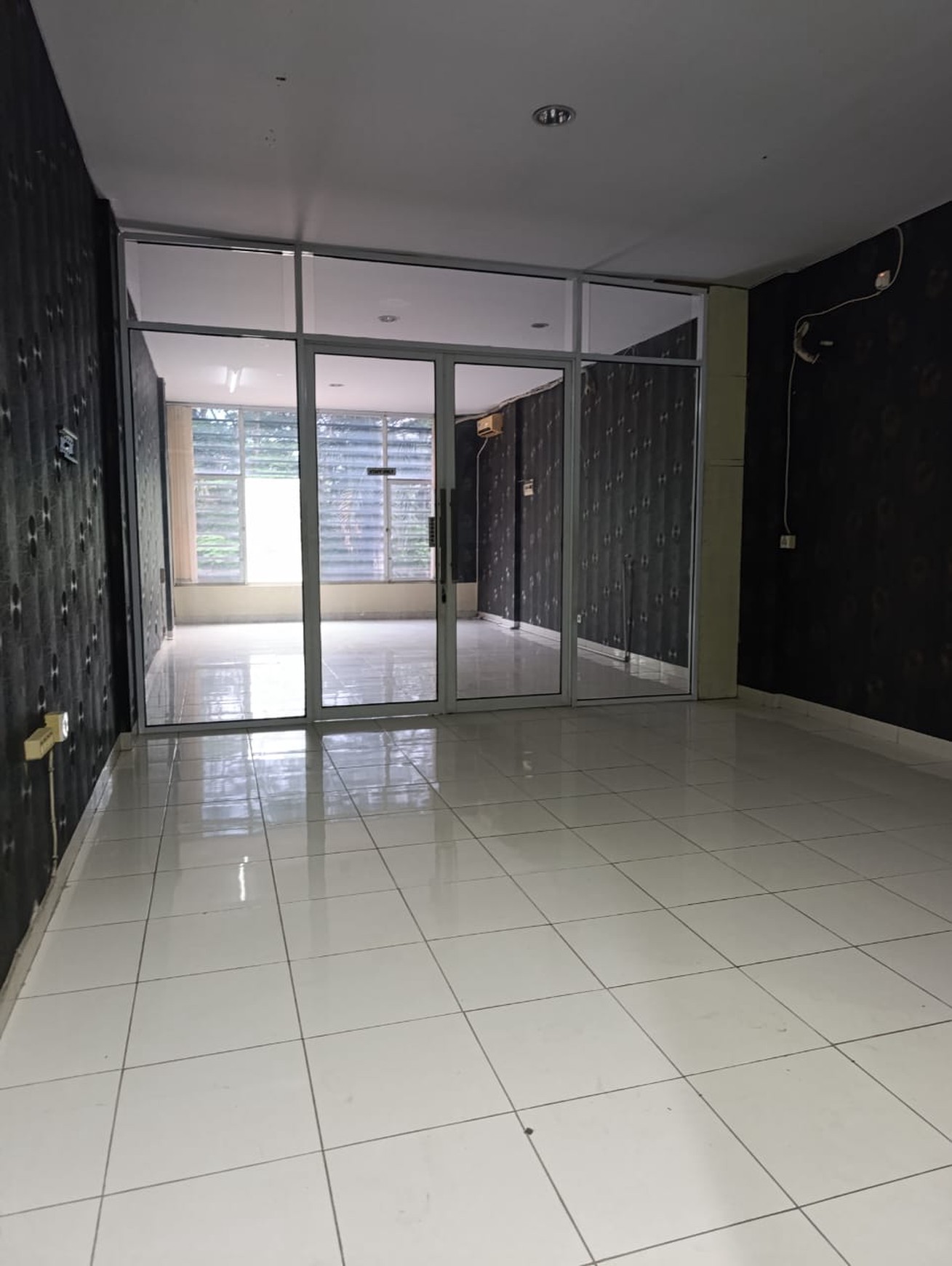 Disewakan Ruko dikawasan Modernland Tangerang Cocok untuk Perkantoran