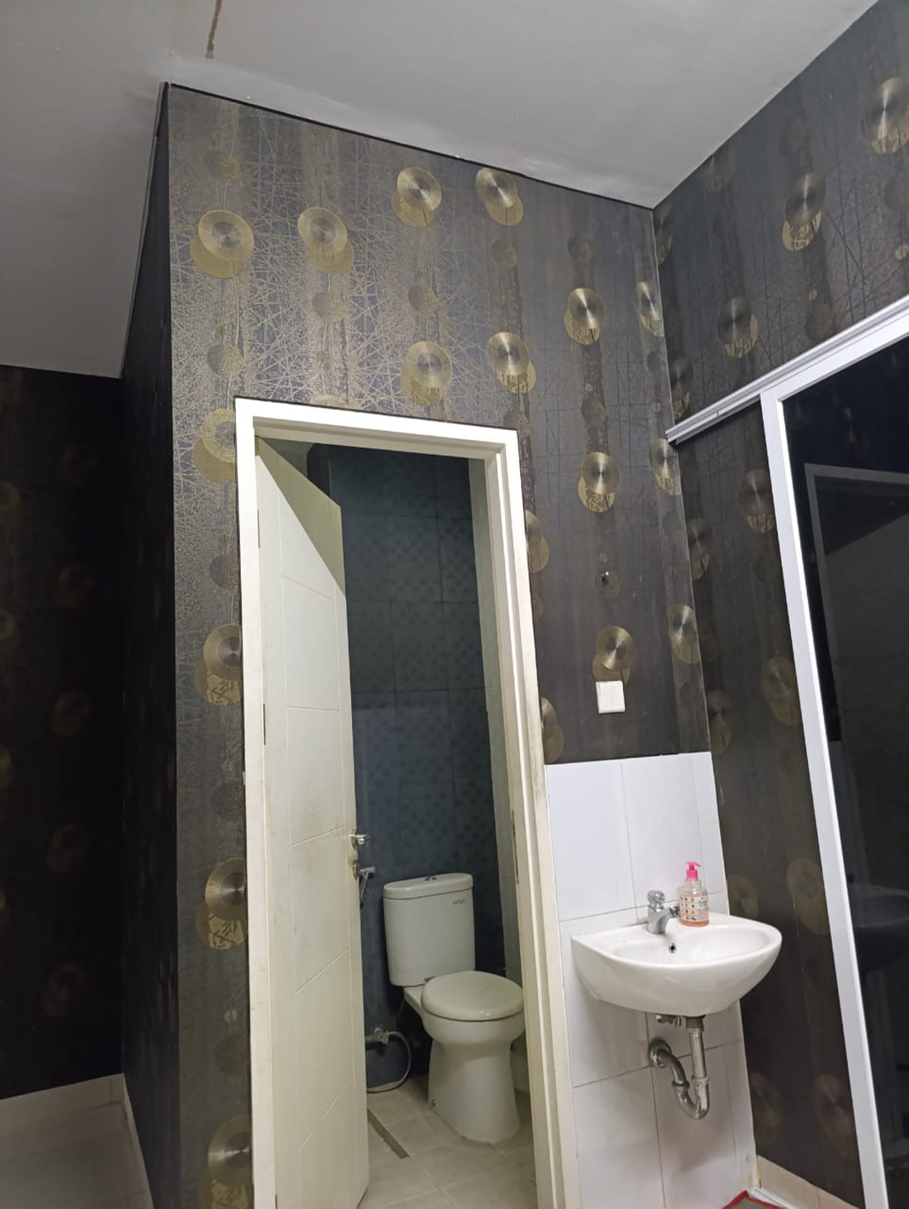 Disewakan Ruko dikawasan Modernland Tangerang Cocok untuk Perkantoran