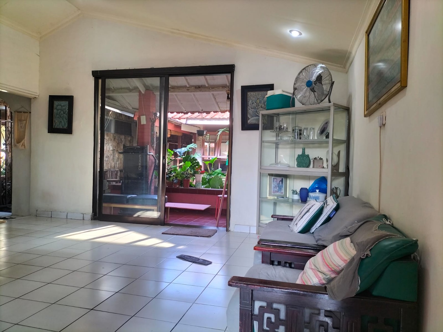 Rumah Luas Siap Huni dengan Hunian Nyaman dan Asri di Ciputat