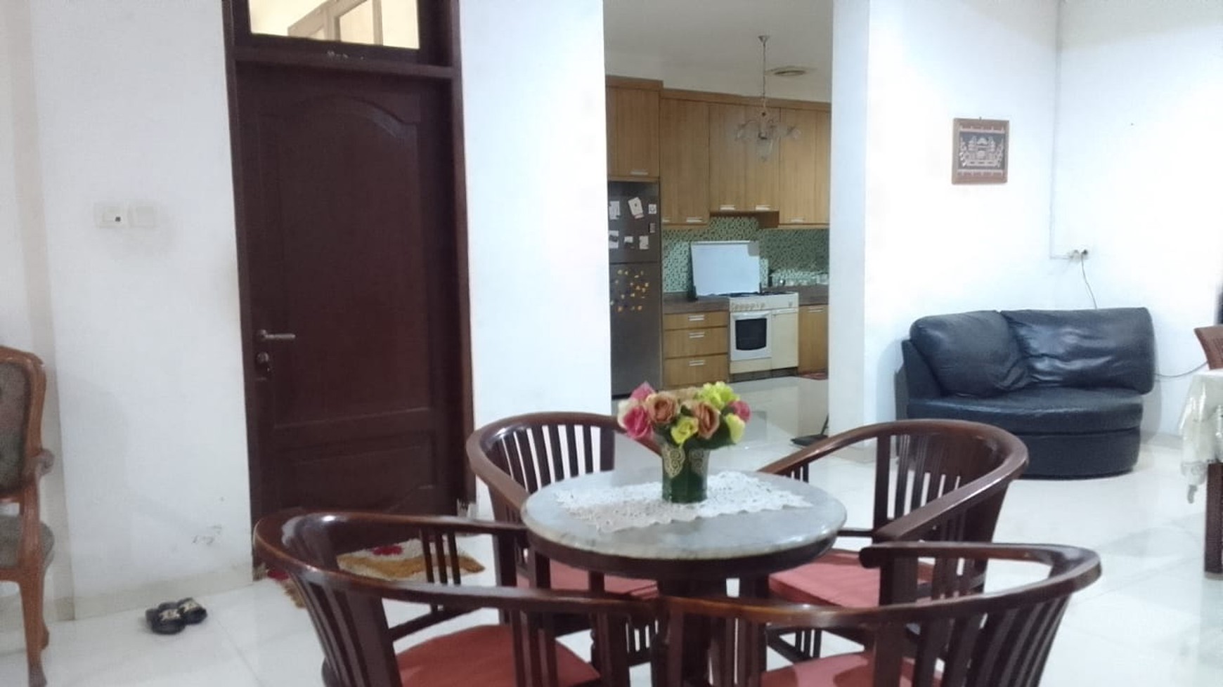 Rumah 2 Lantai, Cantik Terawat Di Tebet Timur, dan Hanya Satu Menit Ke Jl. MT Haryono