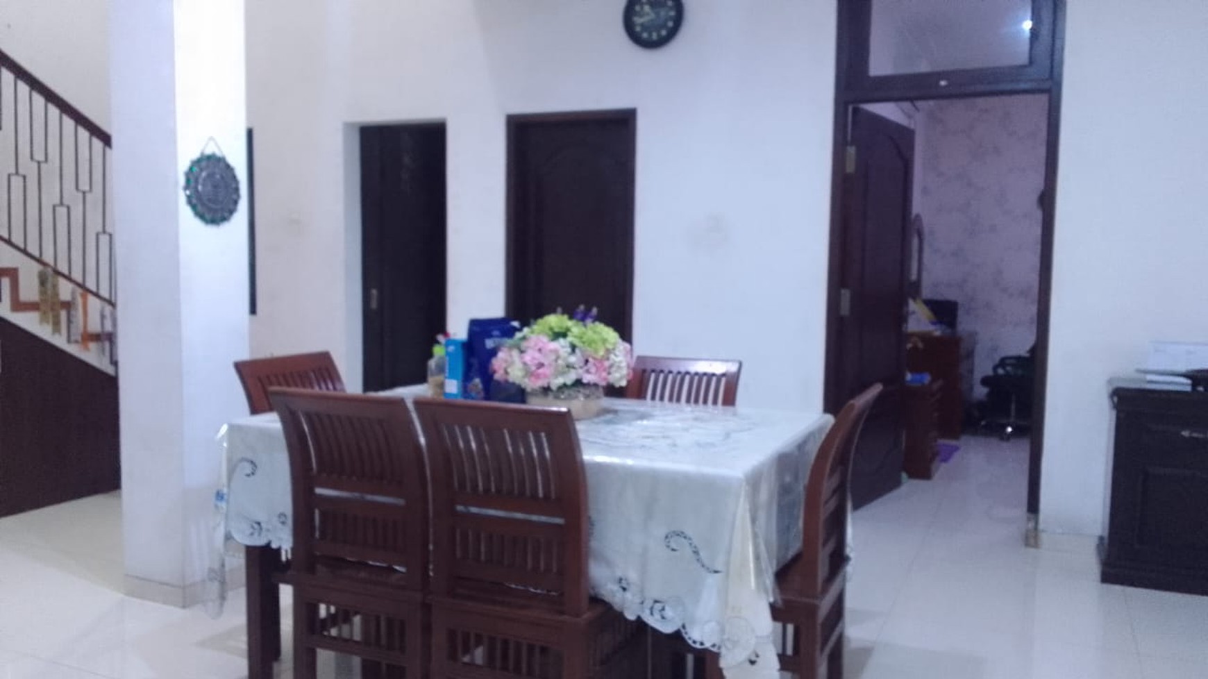 Rumah 2 Lantai, Cantik Terawat Di Tebet Timur, dan Hanya Satu Menit Ke Jl. MT Haryono