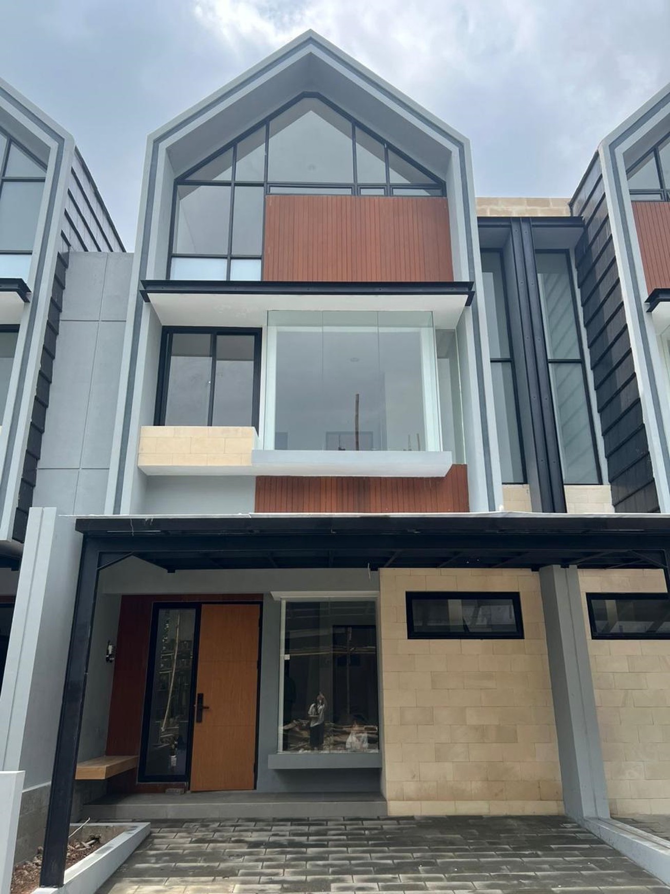 Rumah berlantai 2 di Bali Resort Tangerang yang berlokasi di Sepatan, Tangerang dengan harga jual Menarik