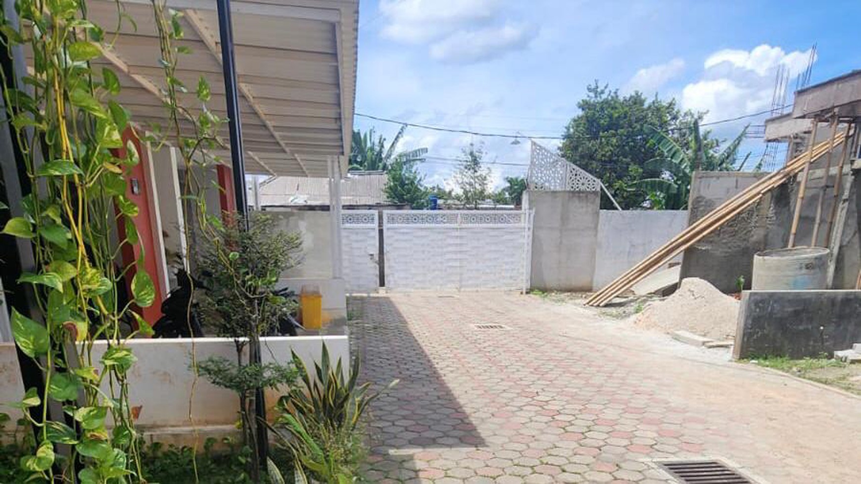 Rumah Siap Huni 2 Lantai Lokasi Aman Tentram dan Asri di Pondok Gede Jatibening