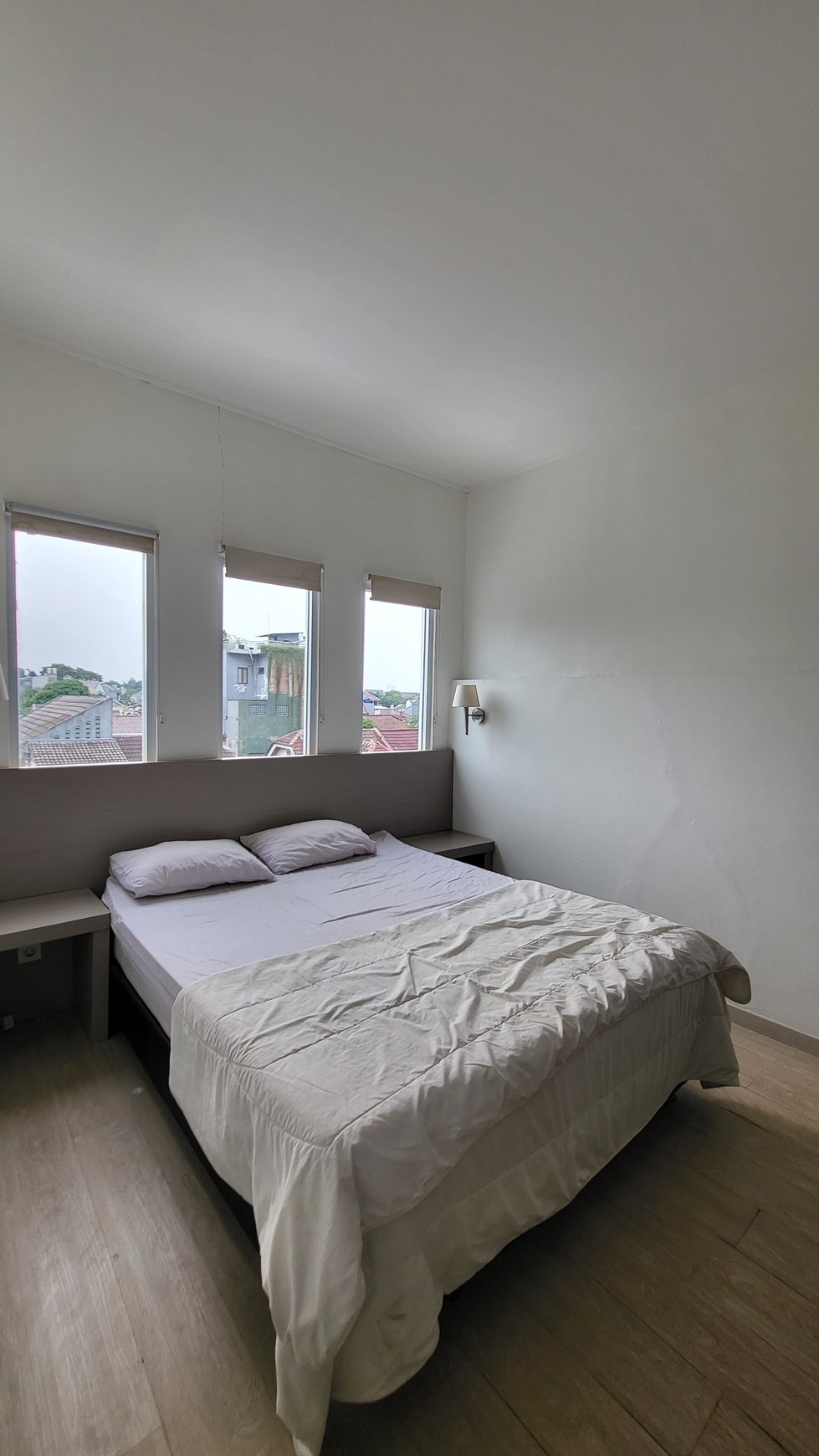 Rumah Kost dan Klinik Kesehatan di Nusa Loka BSD Dekat Tol