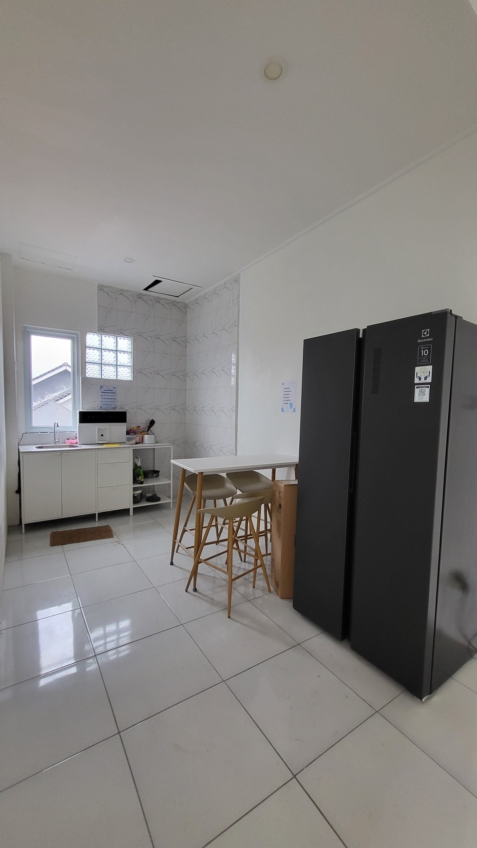 Rumah Kost dan Klinik Kesehatan di Nusa Loka BSD Dekat Tol