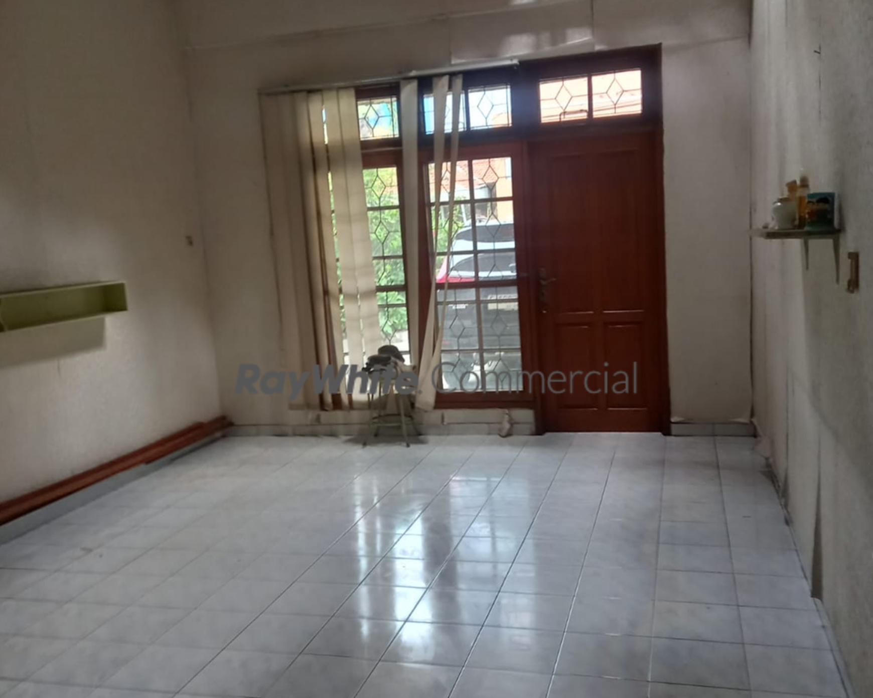 JUAL MURAH RUMAH TUA DI KAWASAN KOMERSIAL CEMPAKA PUTIH BARAT, JAKARTA PUSAT
