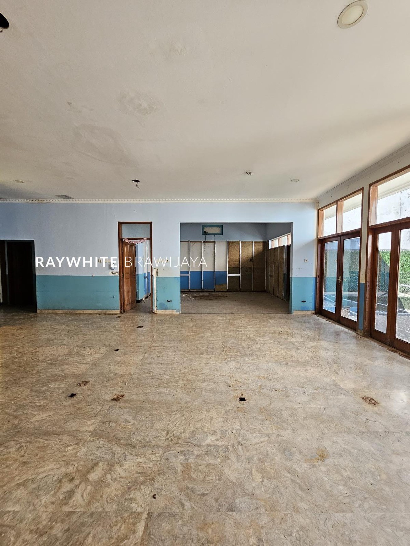Rumah Bangunan 2 Lantai Lingkungan Tenang Area Kebayoran Baru