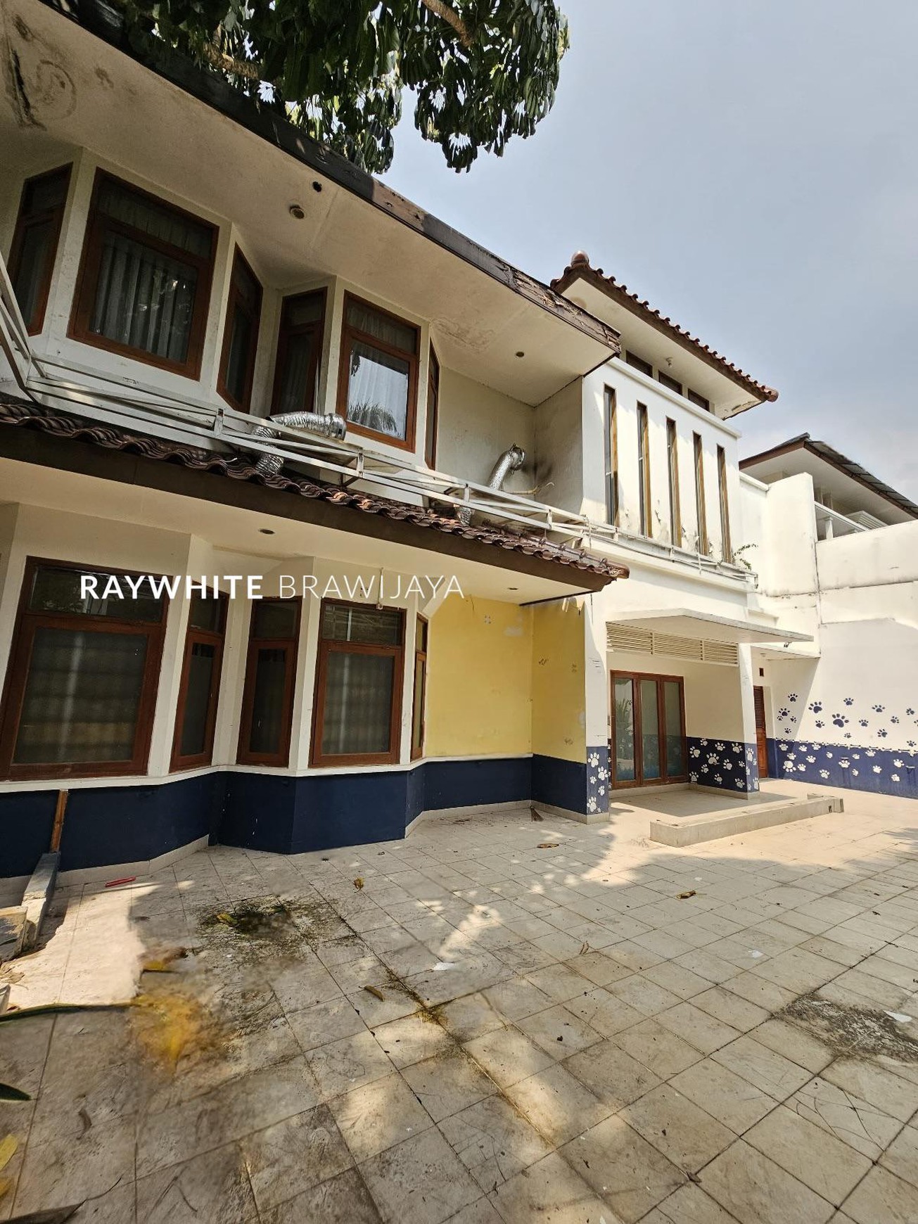 Rumah Bangunan 2 Lantai Lingkungan Tenang Area Kebayoran Baru