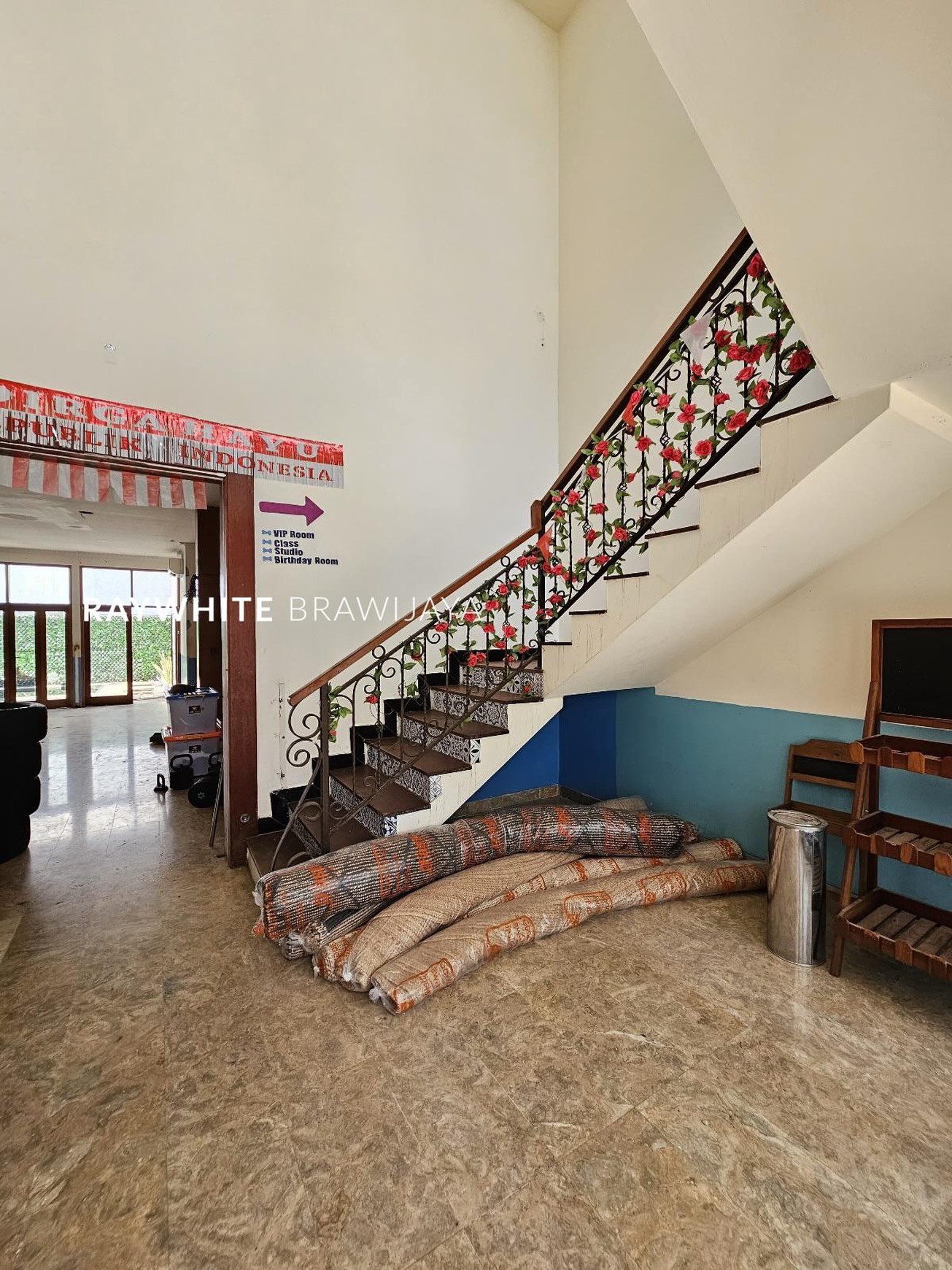 Rumah Bangunan 2 Lantai Lingkungan Tenang Area Kebayoran Baru