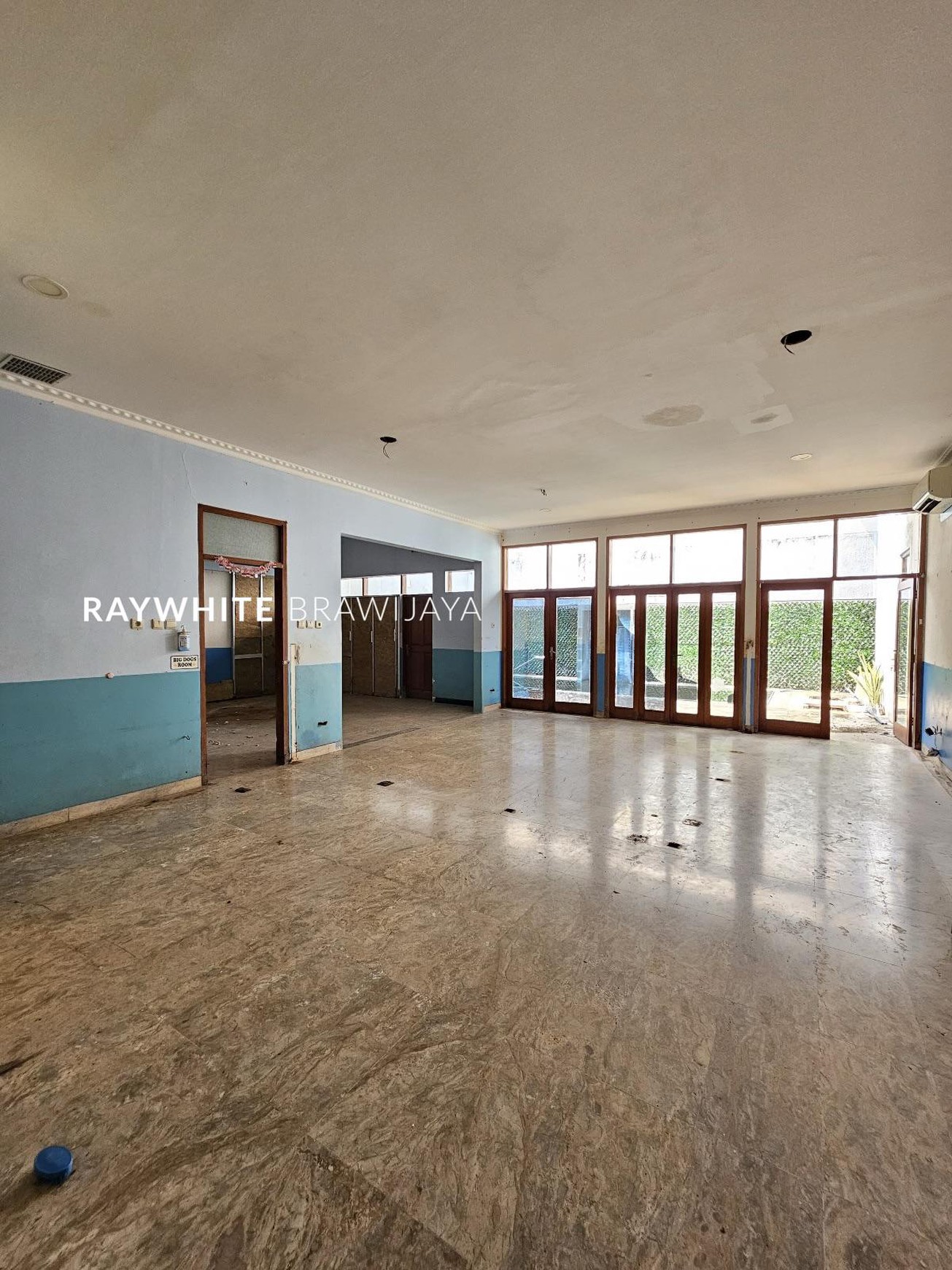 Rumah Bangunan 2 Lantai Lingkungan Tenang Area Kebayoran Baru