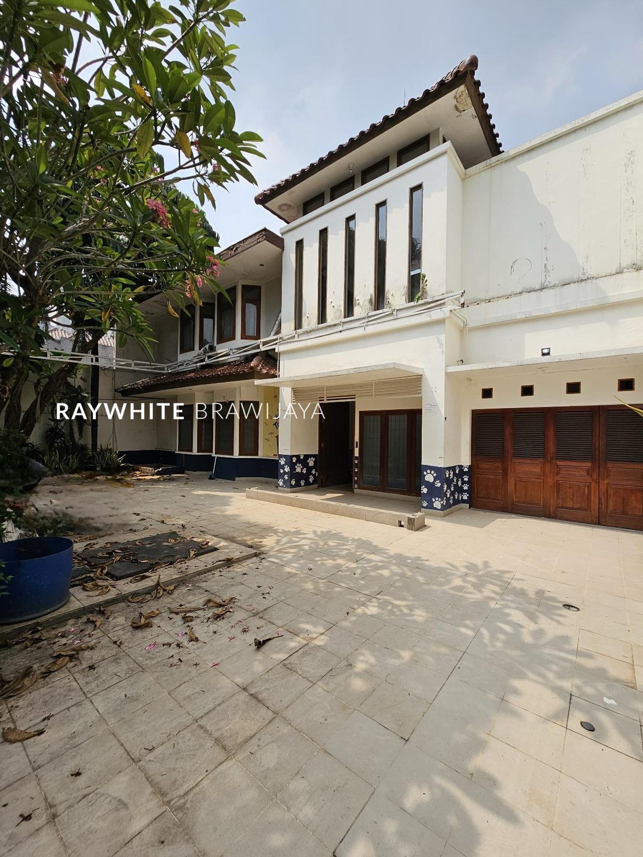 Rumah Bangunan 2 Lantai Lingkungan Tenang Area Kebayoran Baru