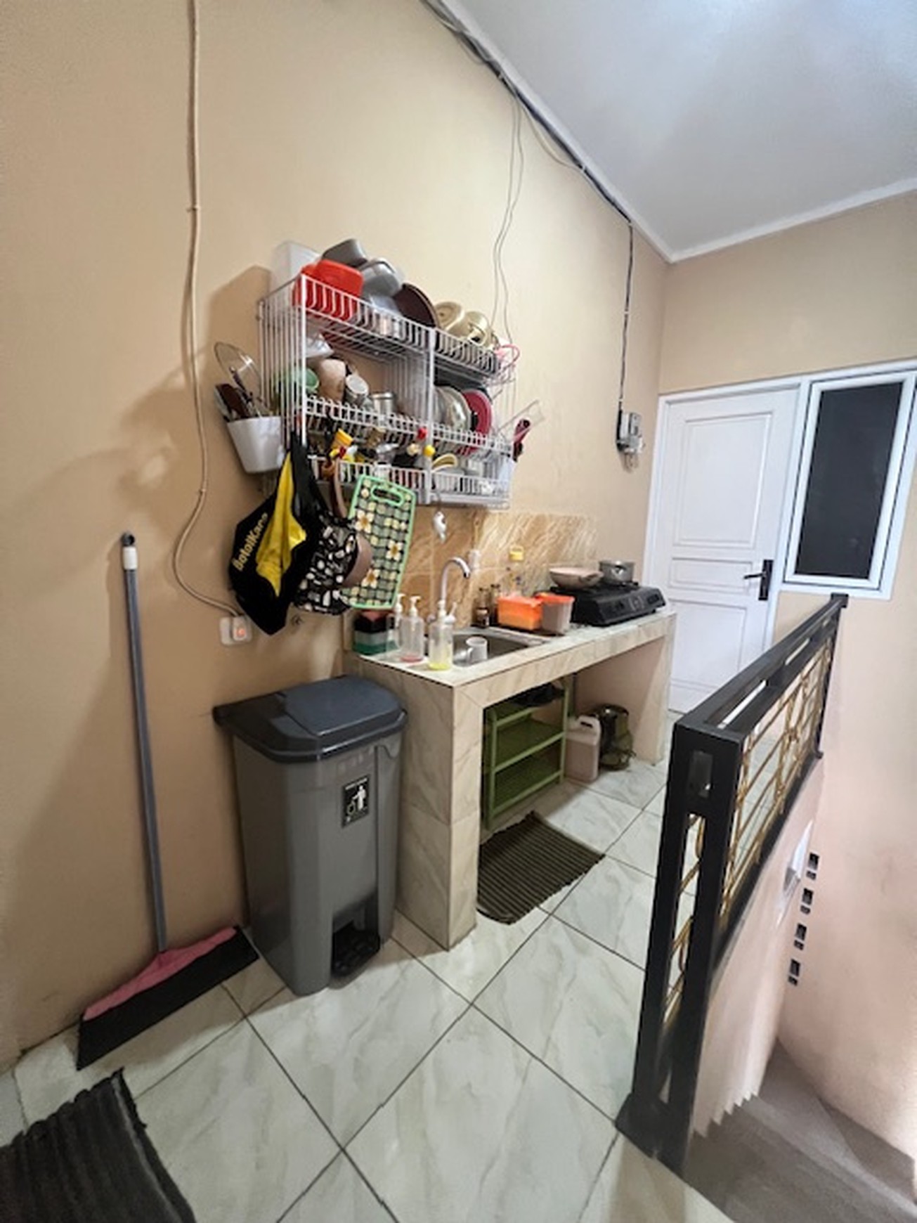 Dijual BU Rumah Kos dekat ke Tanah Kusir & Arteri Pd Indah