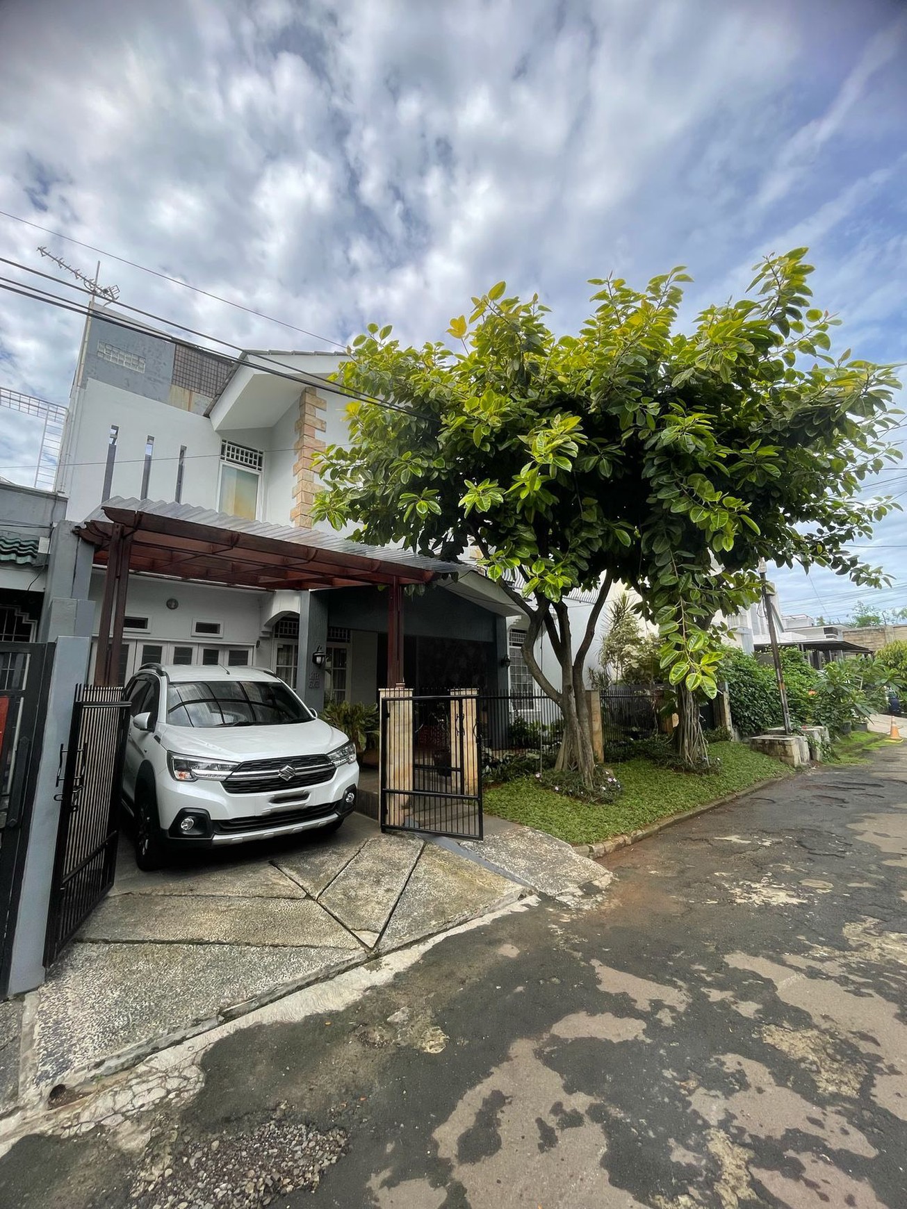 Rumah 2 Lantai Siap Huni dengan Hunian Nyaman dan Asri @Bintaro Sektor 9