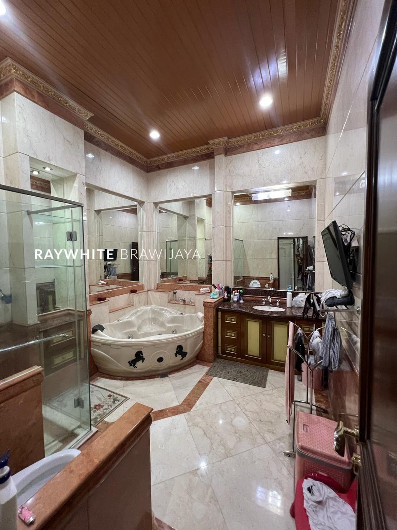 Rumah Modern Tropical Dalam Kompleks Bintaro Jaya