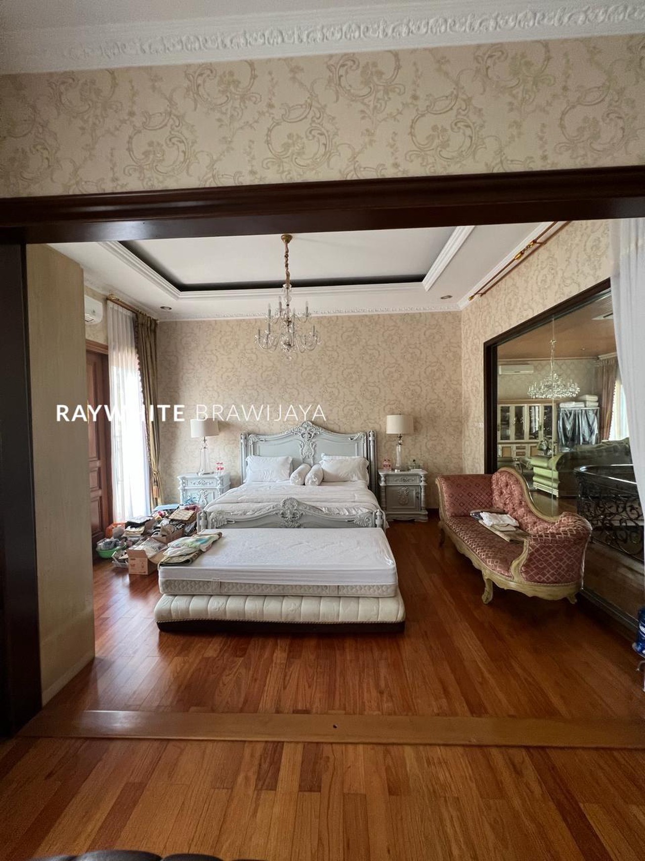 Rumah Modern Tropical Dalam Kompleks Bintaro Jaya